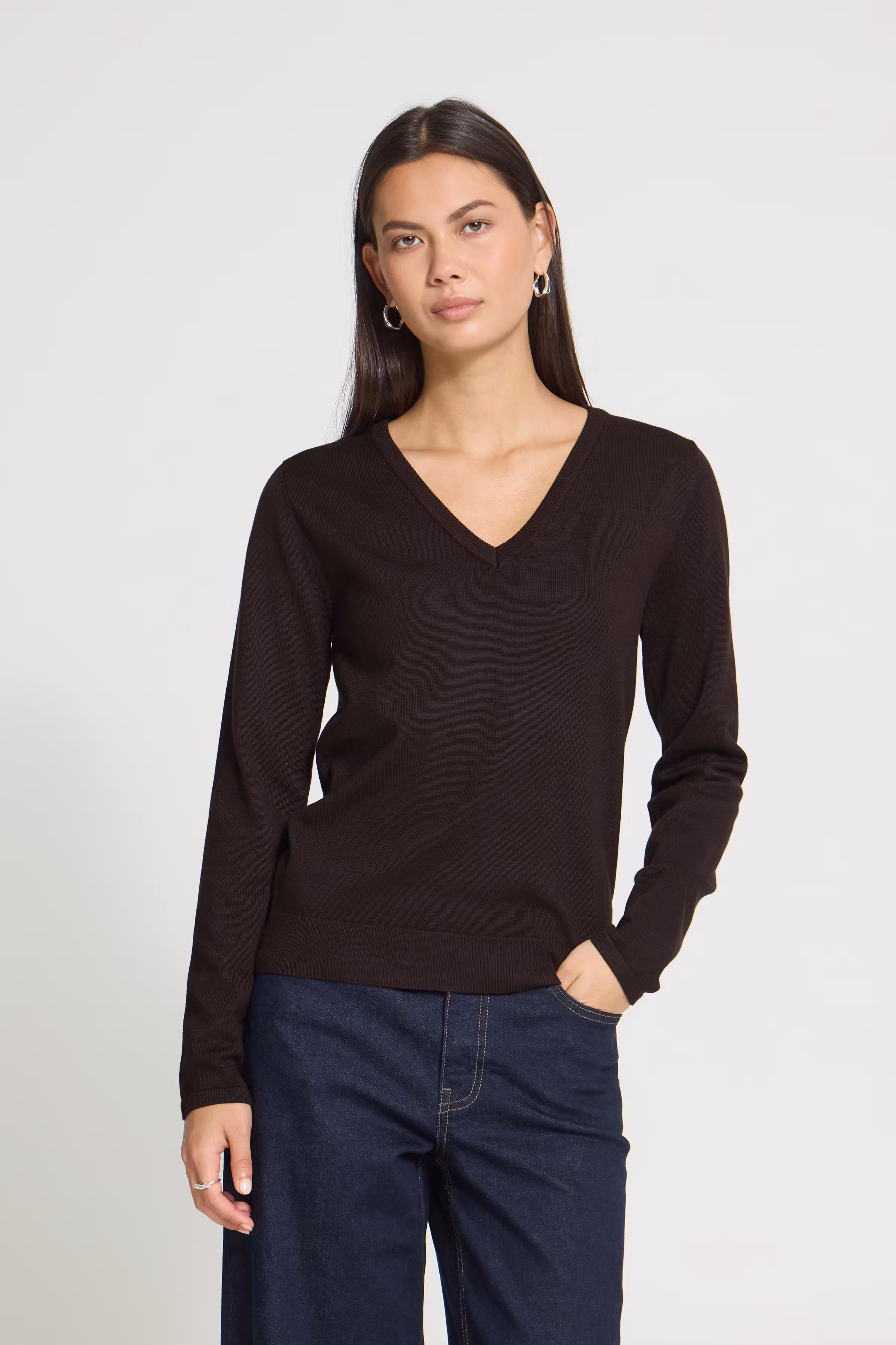 IHLULS V-Neck Pullover LOOKBOOK FRONT 20125815-191109