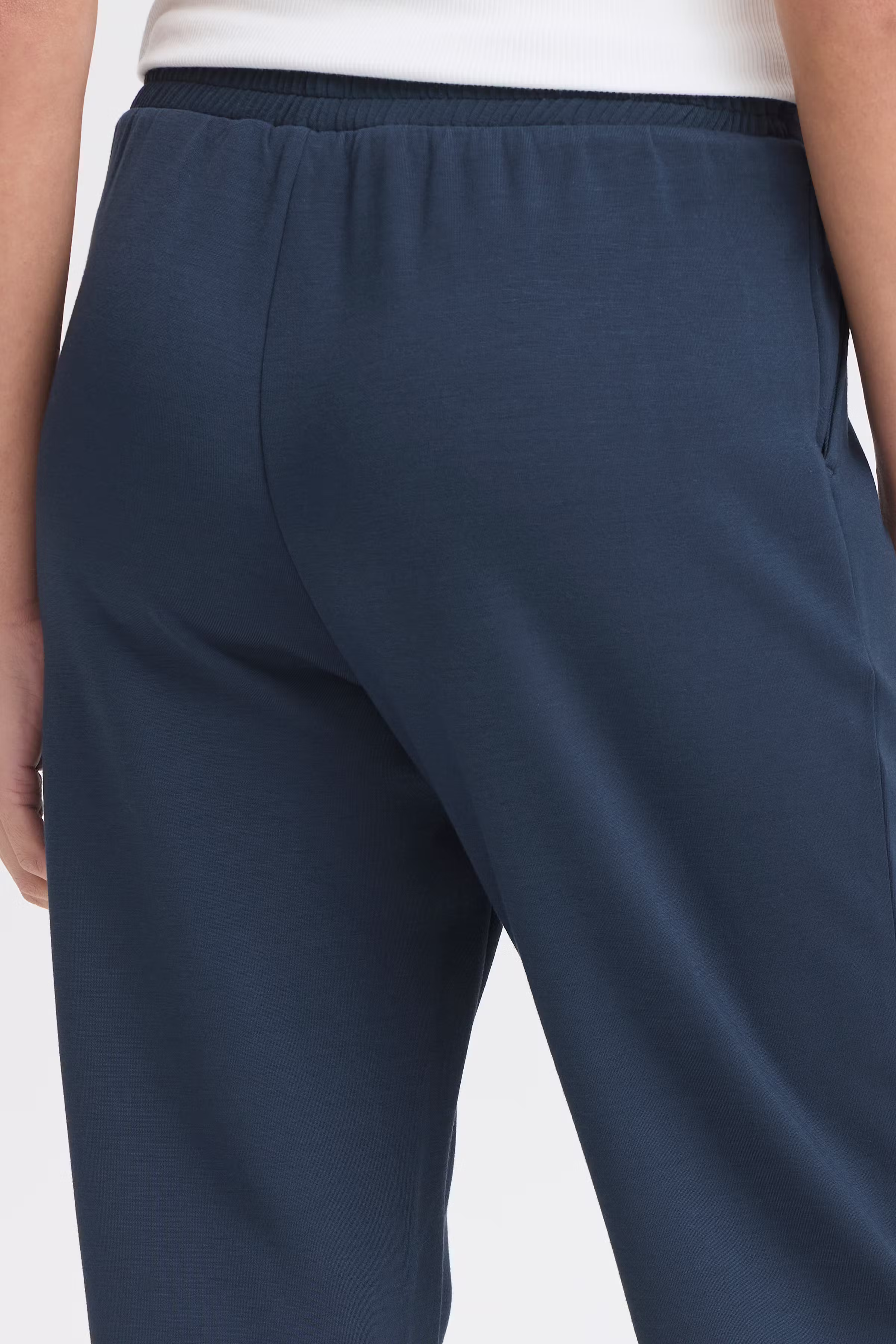 FRAURORA Hose LOOKBOOK DETAIL 20615814-193923