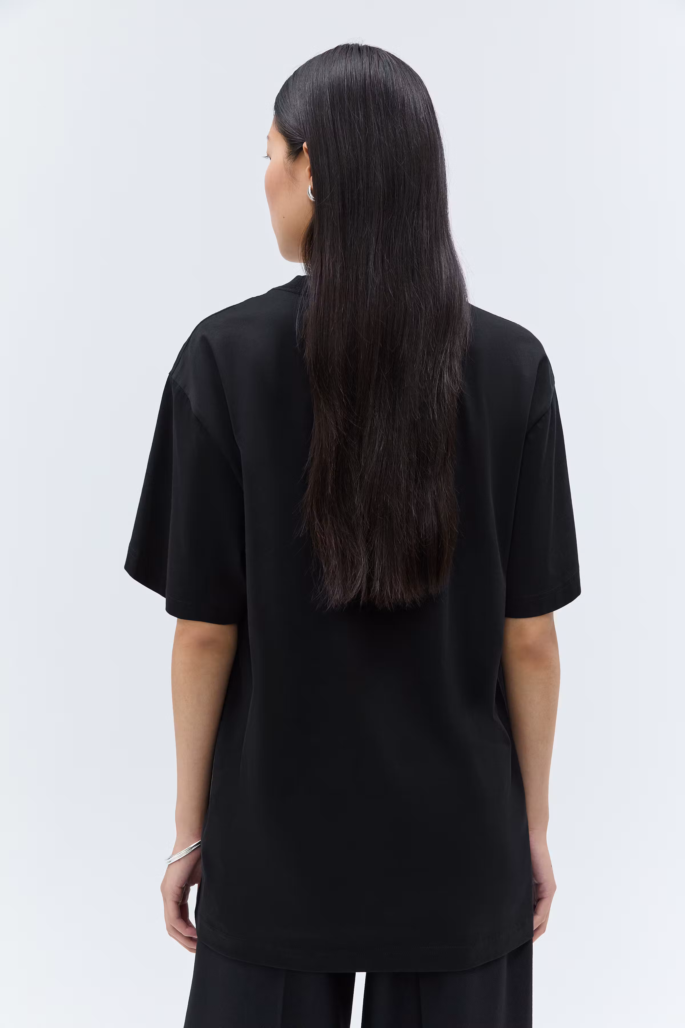 IOKYLA T-shirt LOOKBOOK BACK 30600547-BK999