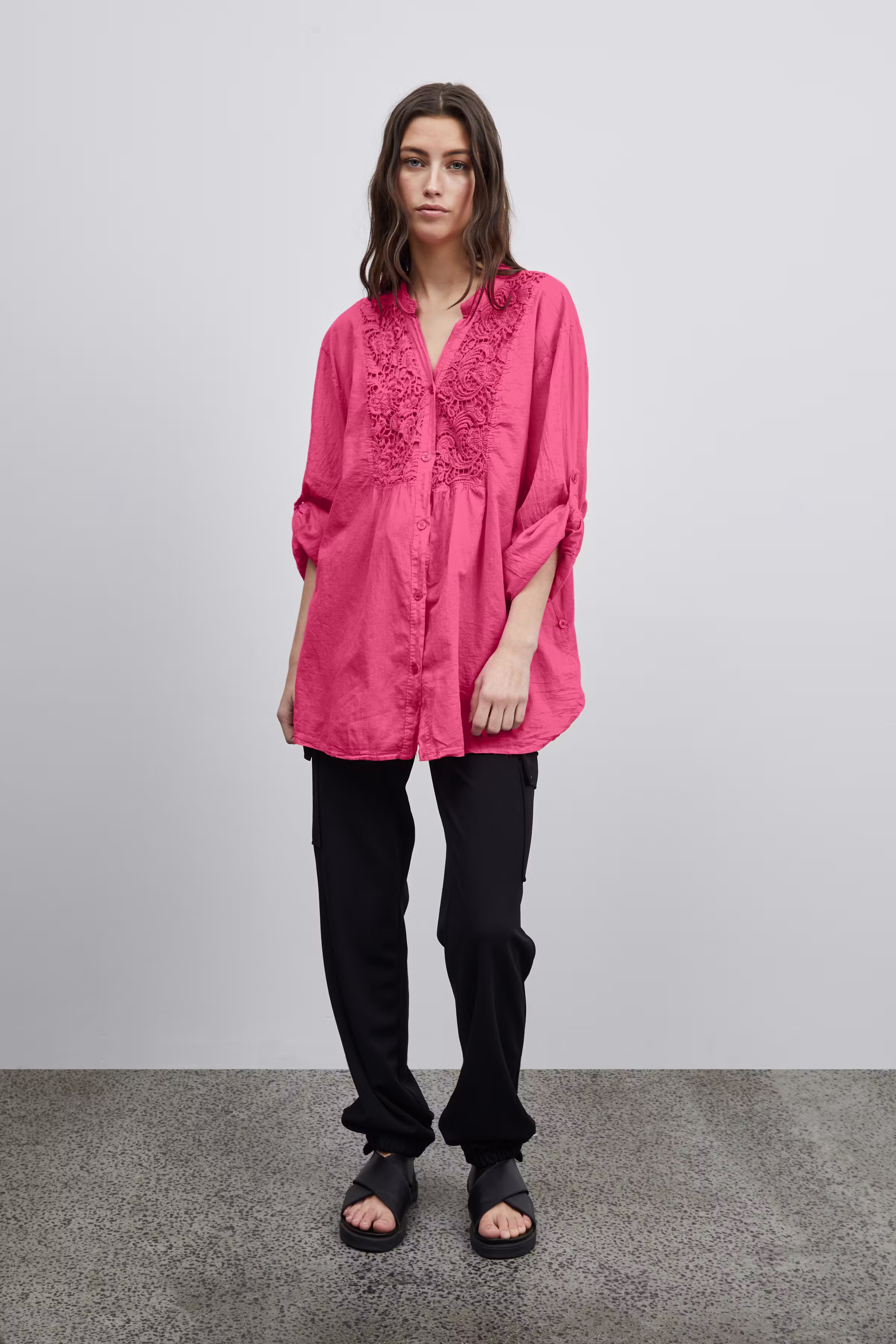 SBHOTTIE Bluse LOOKBOOK FRONT 22100159-172127