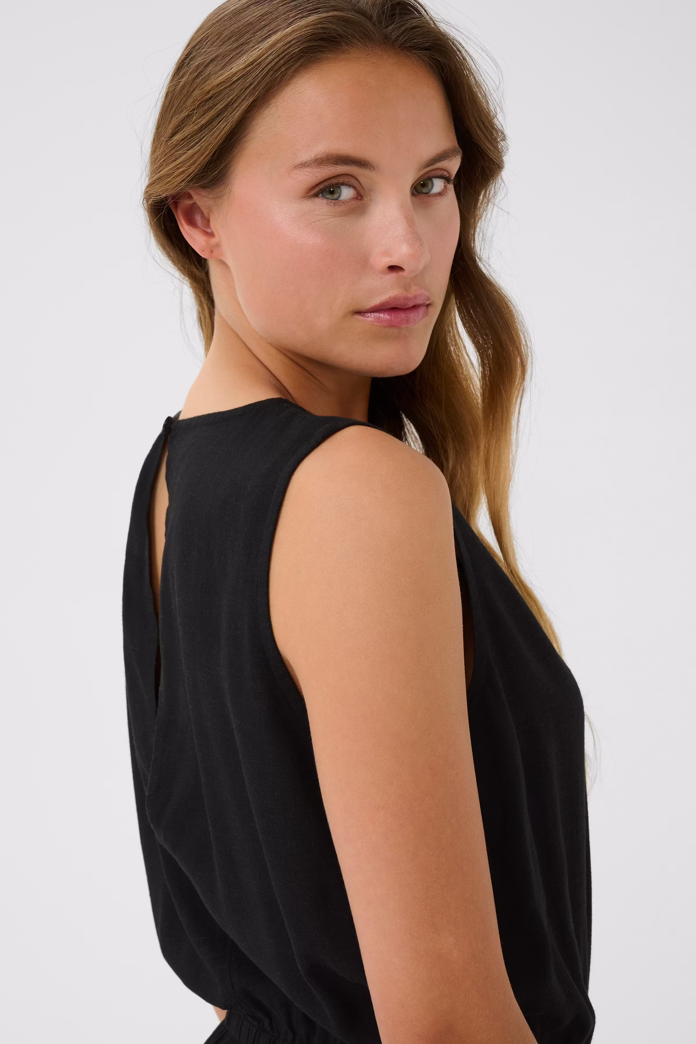 KAmilia Hør Jumpsuit LOOKBOOK DETAIL 10510420-100121