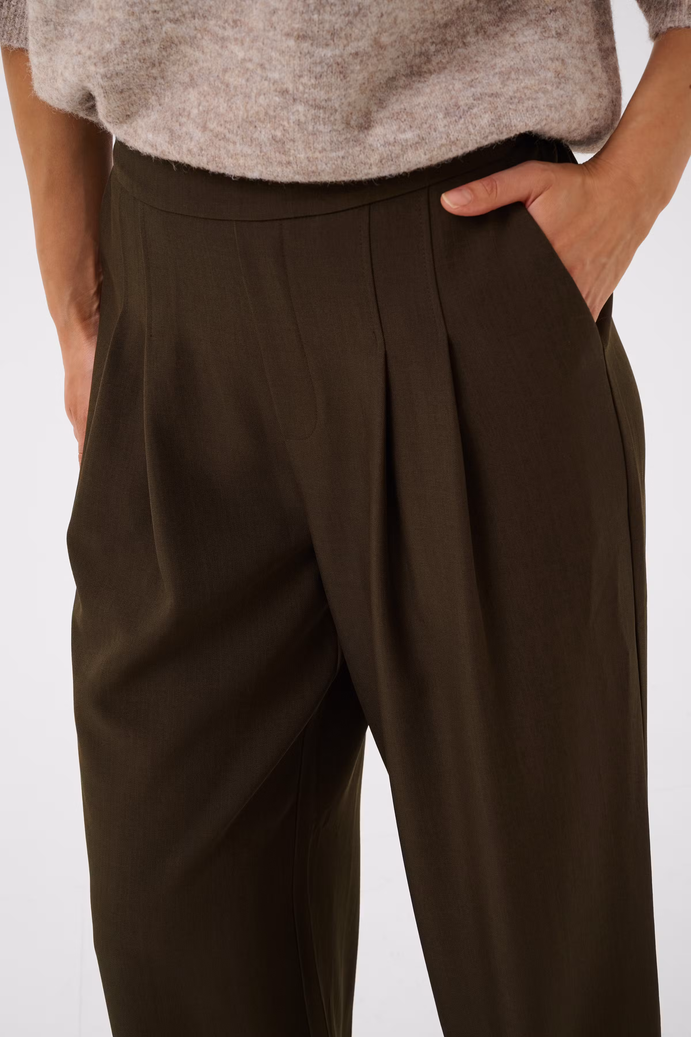 BPviola Trousers LOOKBOOK DETAIL 40200213-1911181
