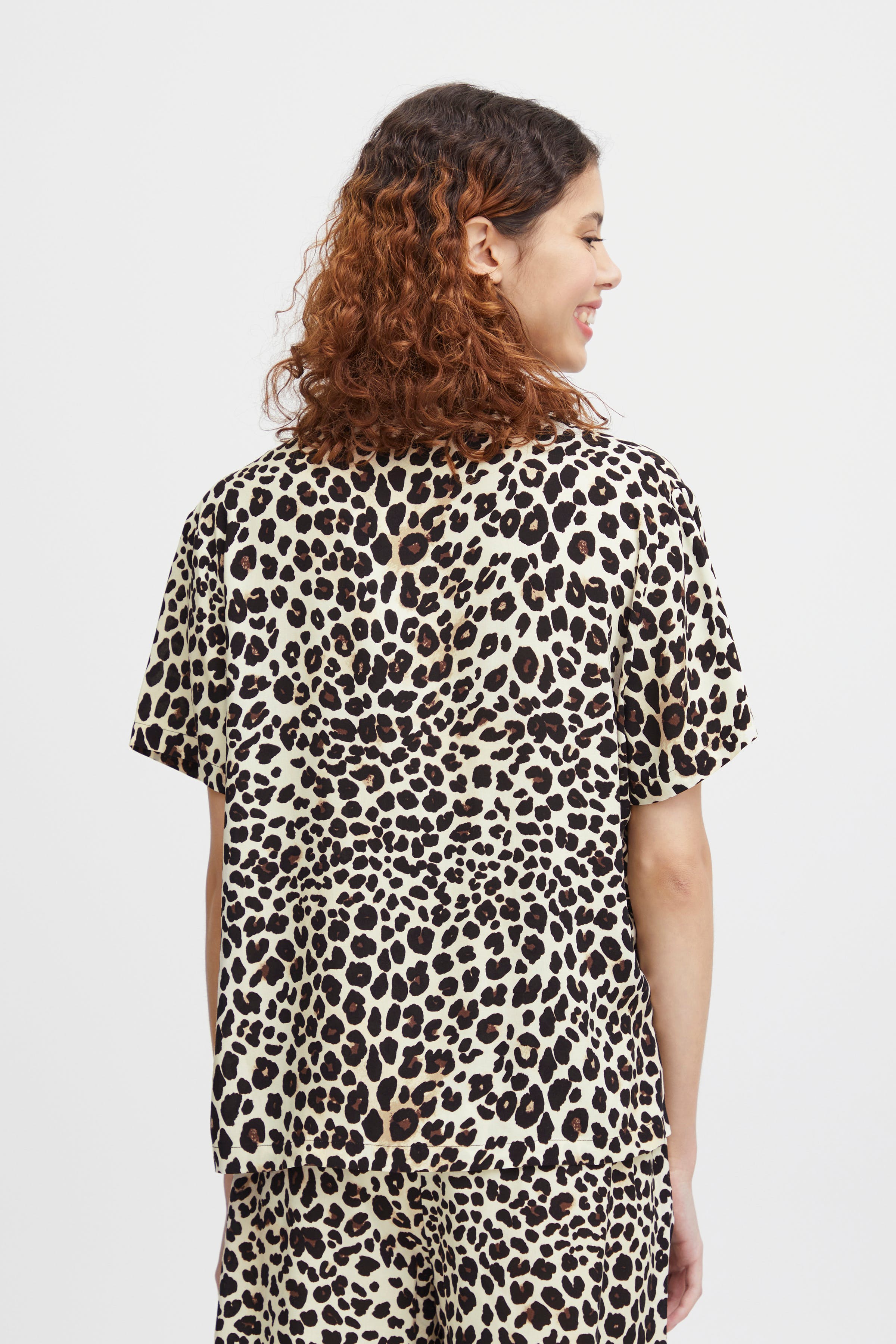 BYMMJOELLA Overhemd LOOKBOOK BACK 20814527-202956