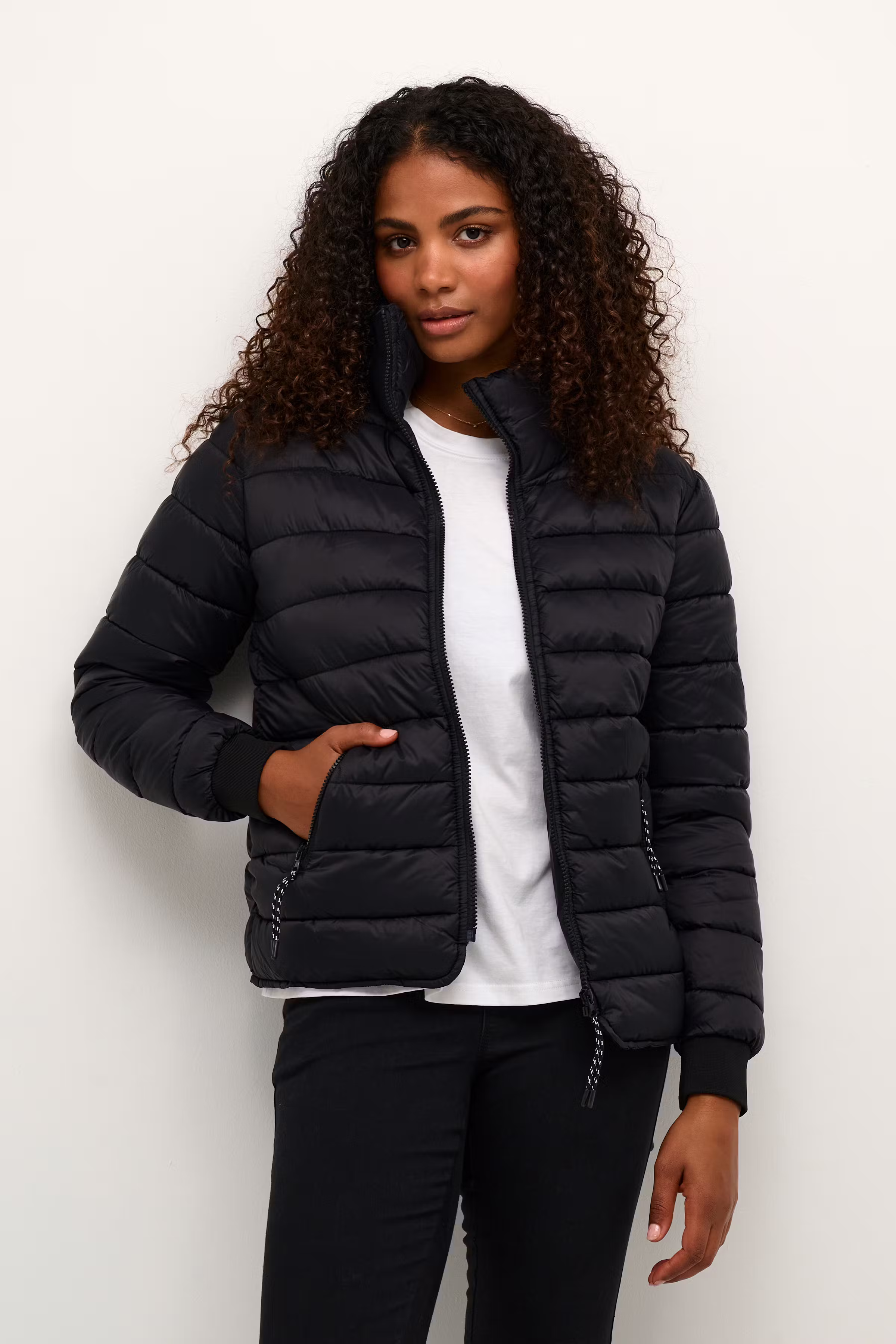 KAlira Jakke LOOKBOOK FRONT 10507222-100121