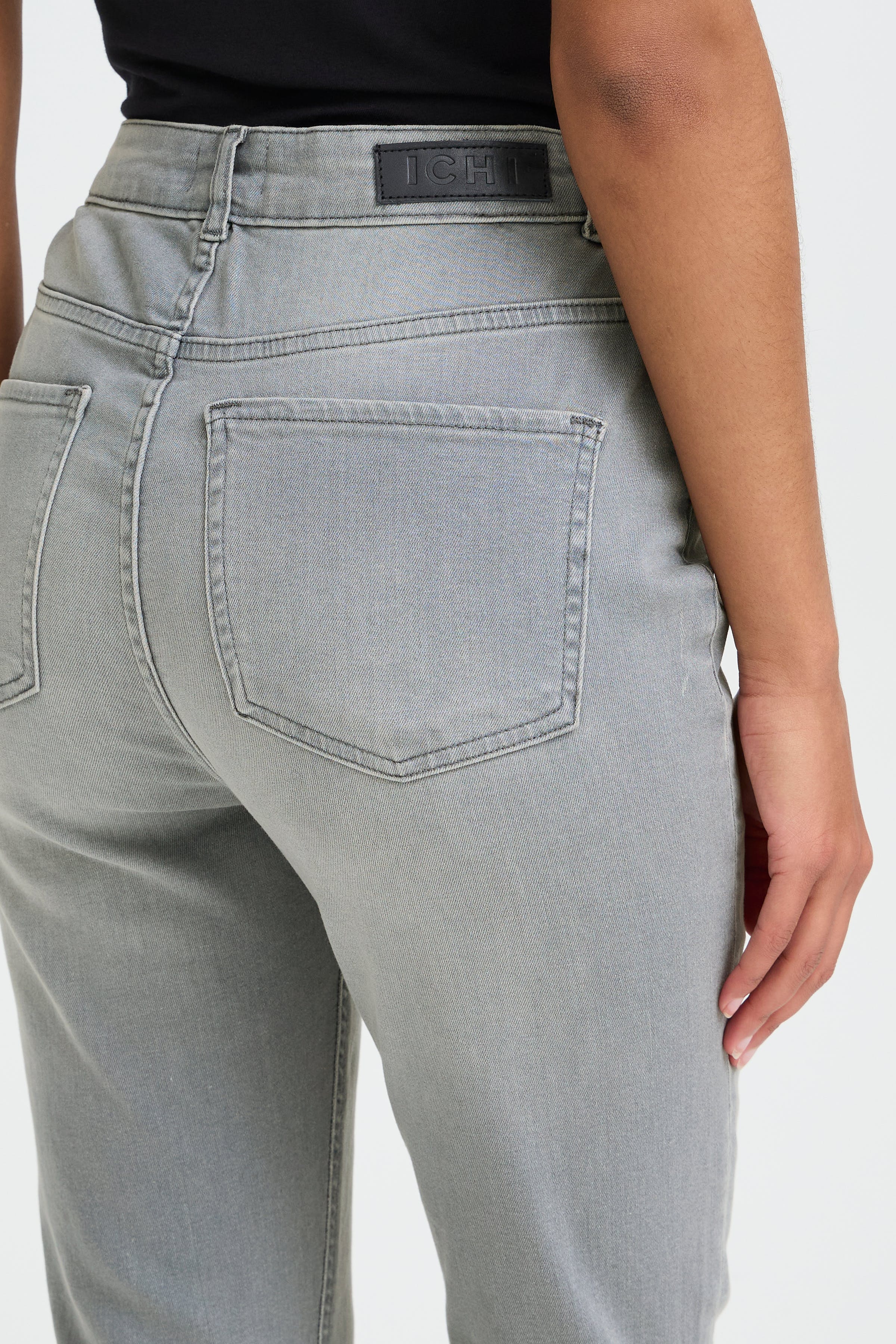 IHTWIGGY FLAIRED HIGH WAIST Jeans LOOKBOOK DETAIL 20122437-200344