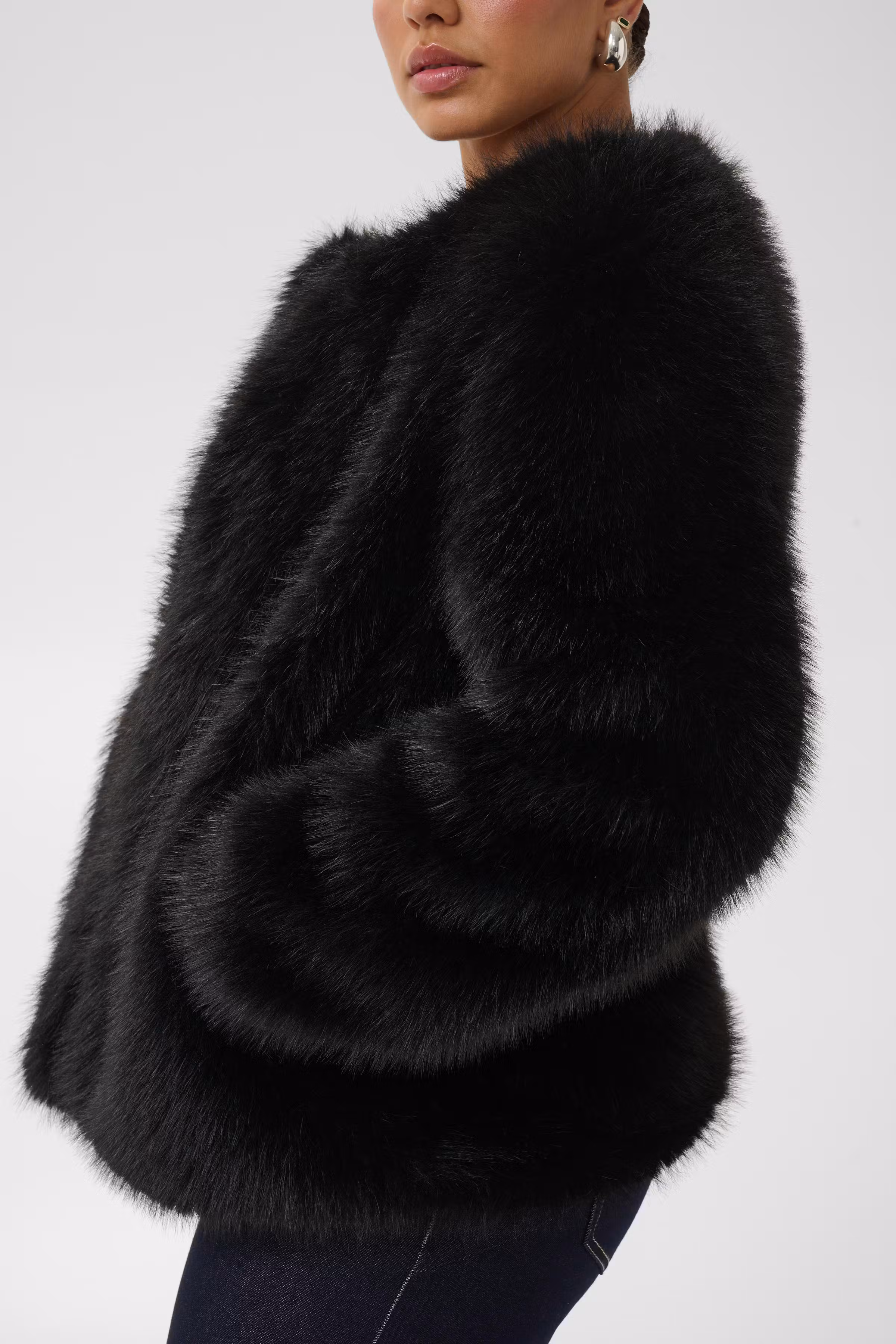 KCmadia Mantel LOOKBOOK DETAIL 10584537-100121