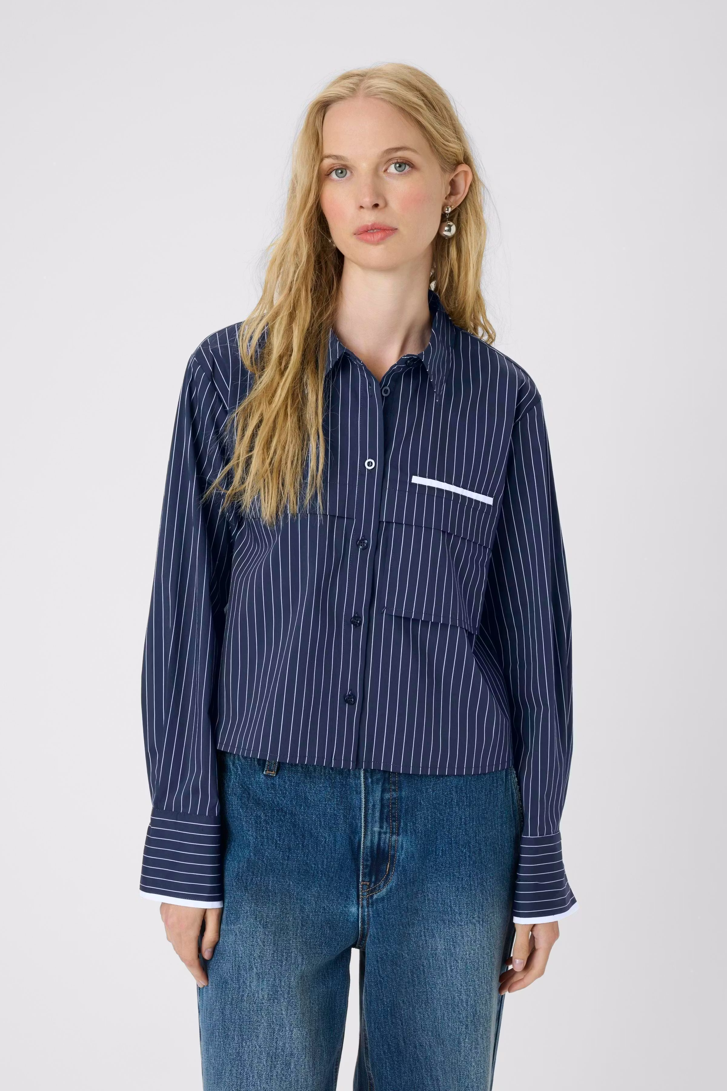 KBAmy Shirt LOOKBOOK FRONT 10105535-107961