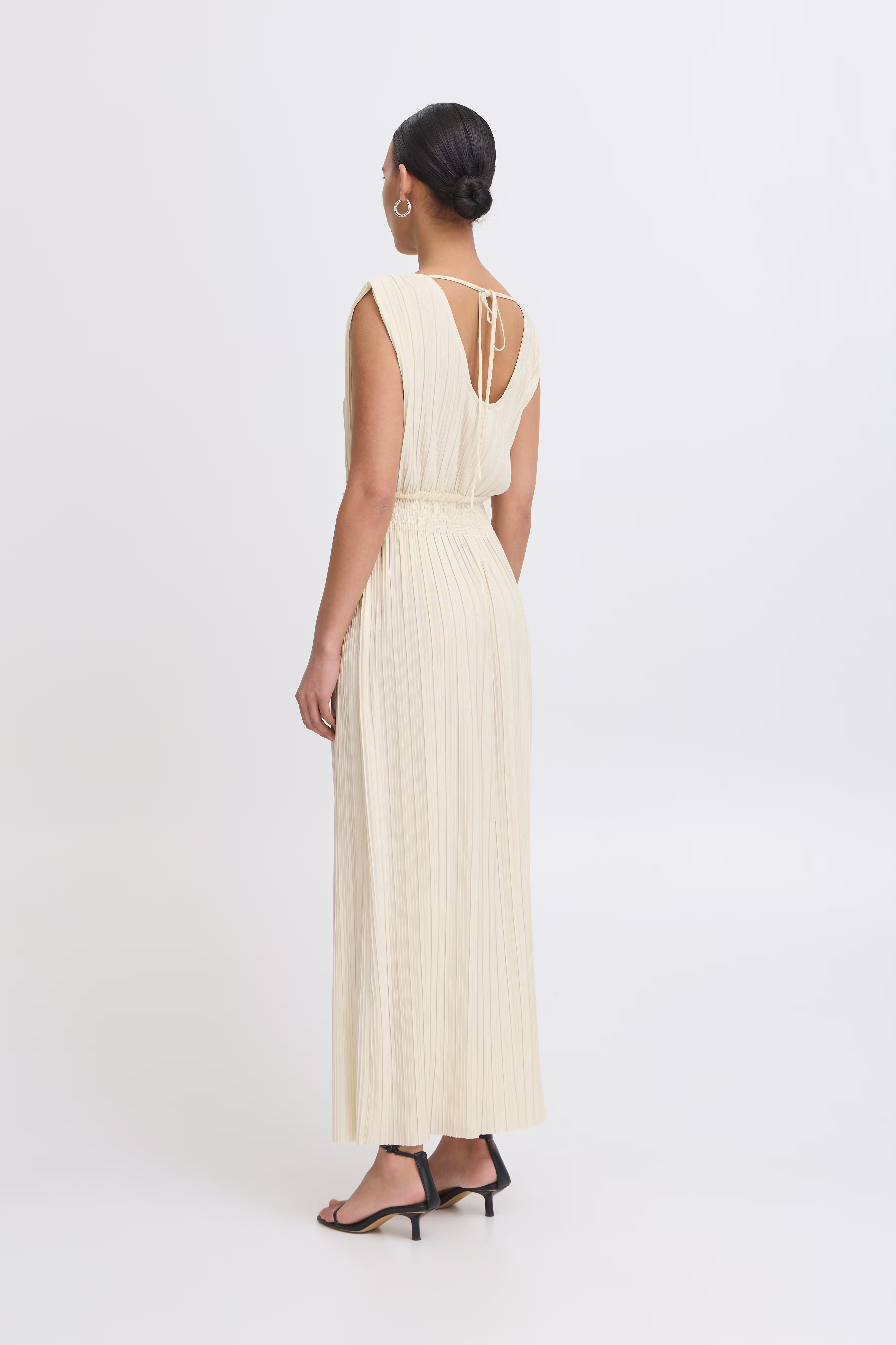 IHYAMILET Klänning LOOKBOOK BACK 20123256-130905