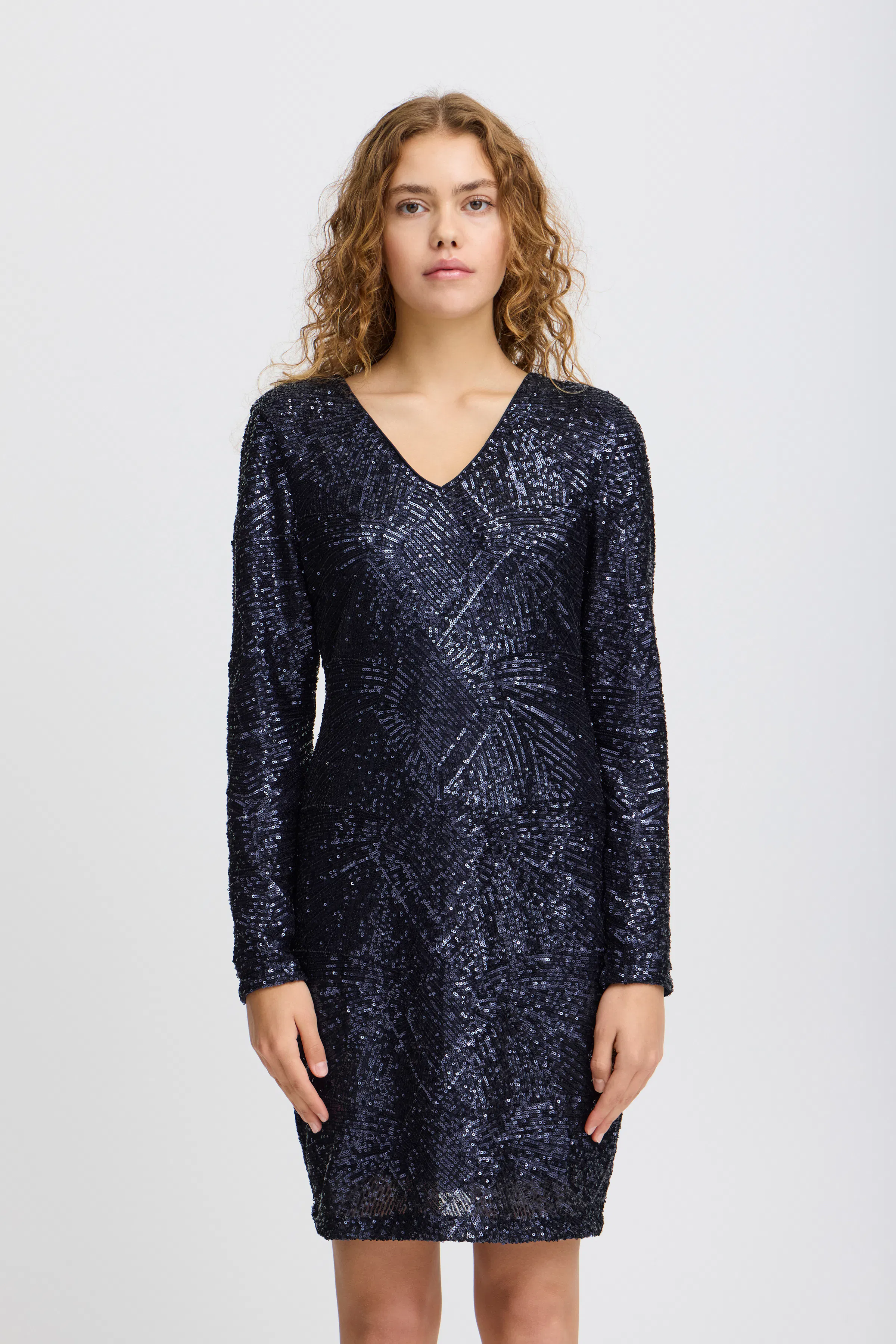 IHFAUCA Kjole LOOKBOOK FRONT 20122144-193831