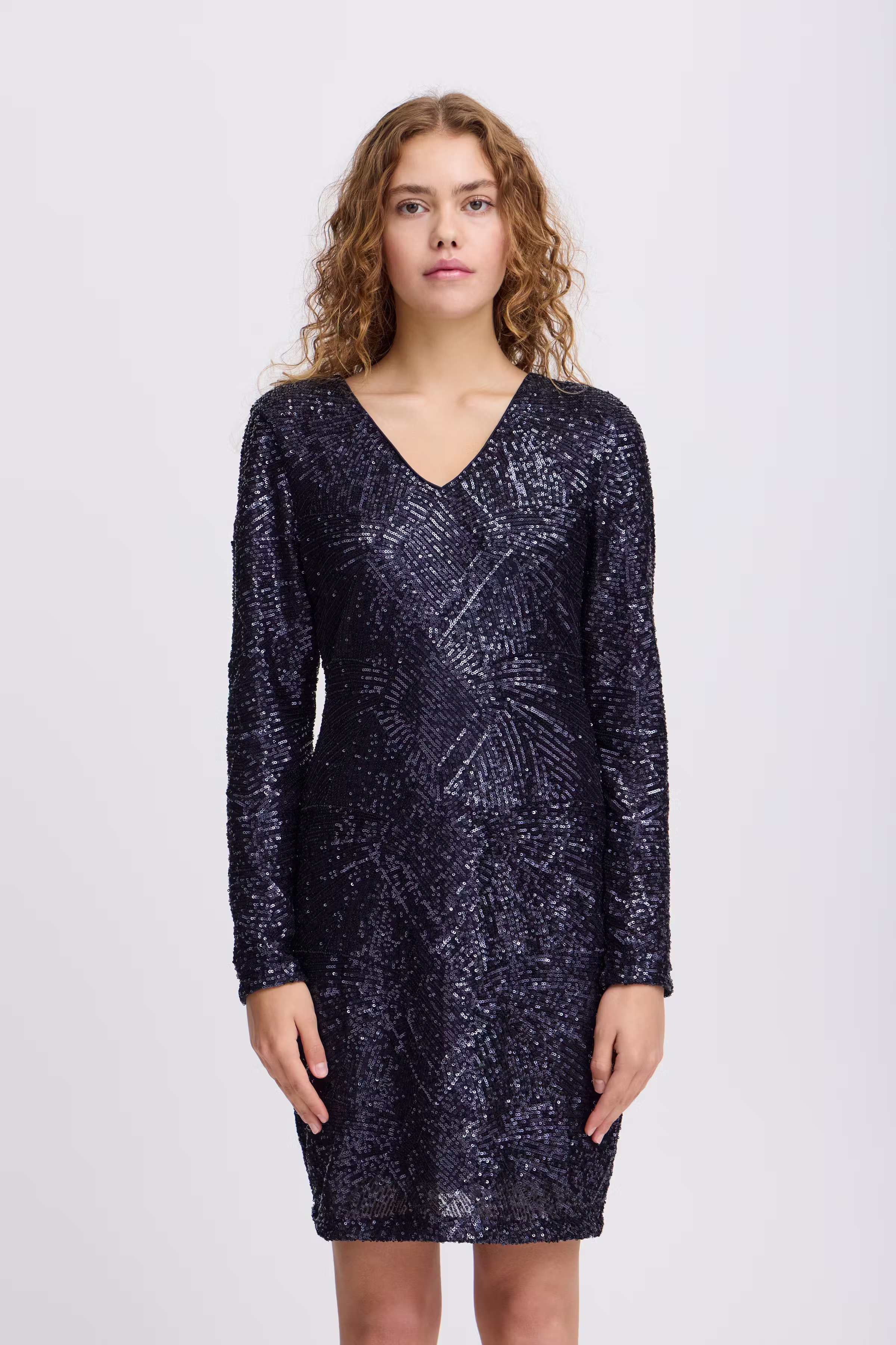 IHFAUCA Kjole LOOKBOOK FRONT 20122144-193831