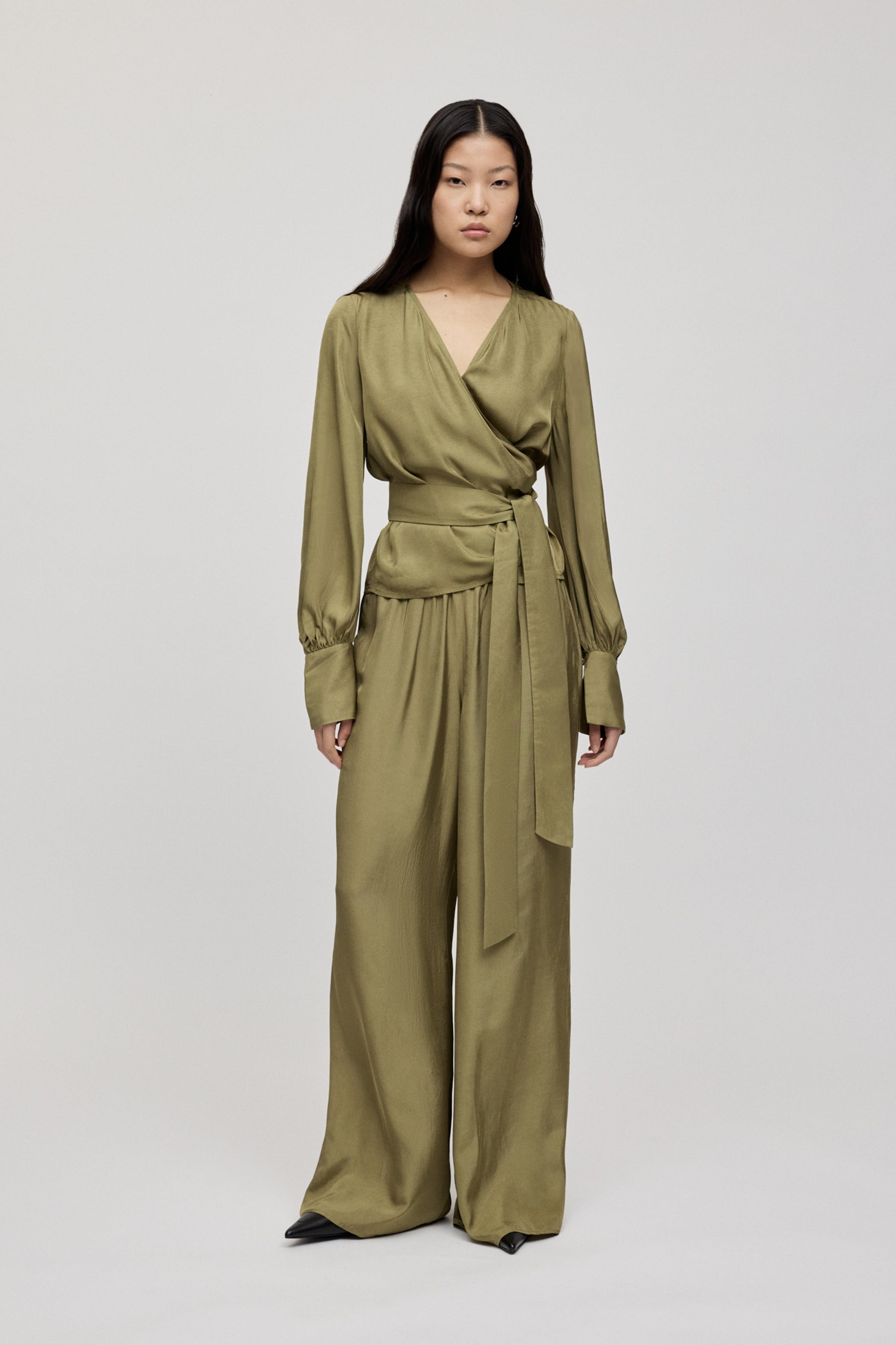 PIA Trousers LOOKBOOK FRONT 30600614-GR553