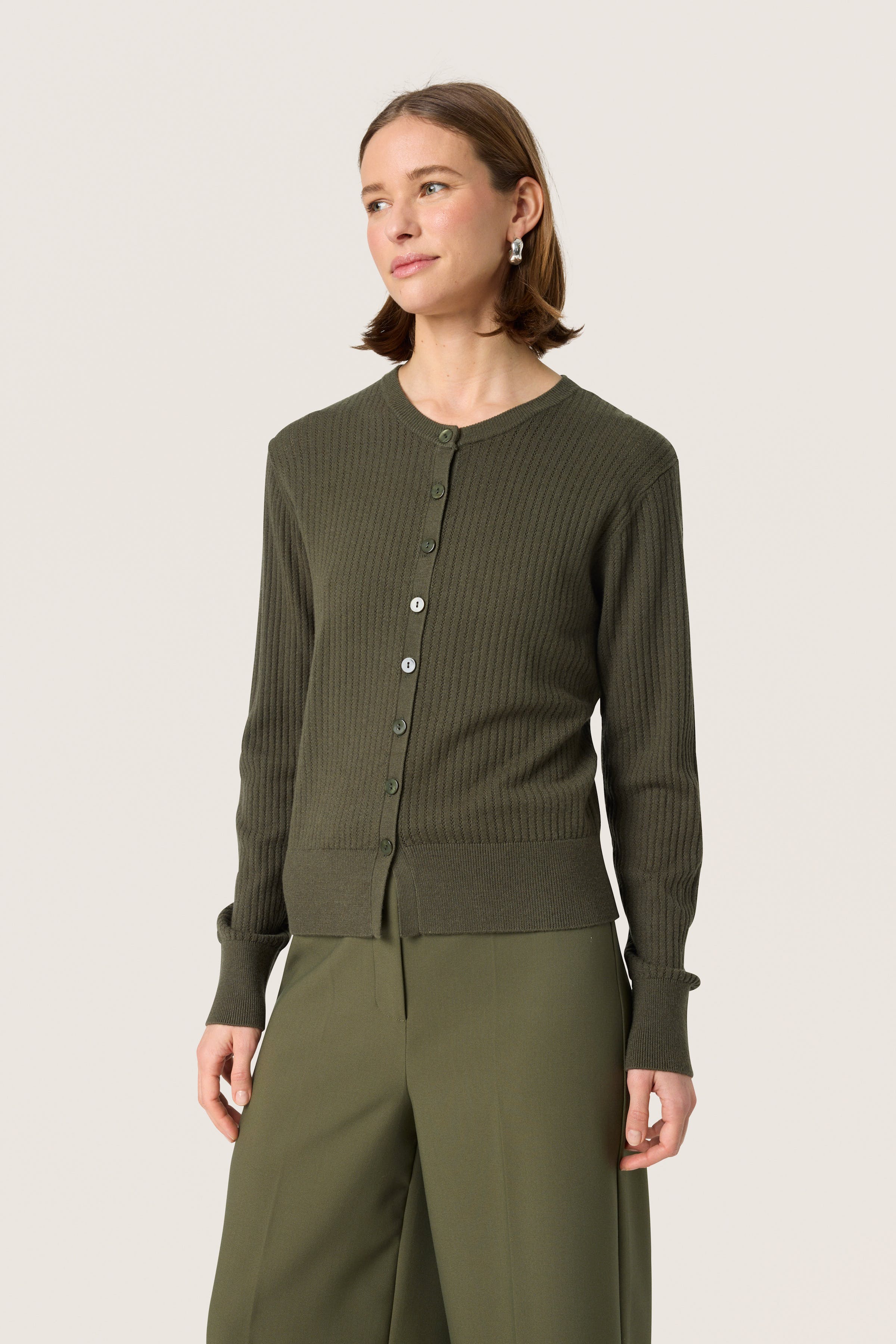 SLSpina Cardigan LOOKBOOK FRONT 30408036-190511