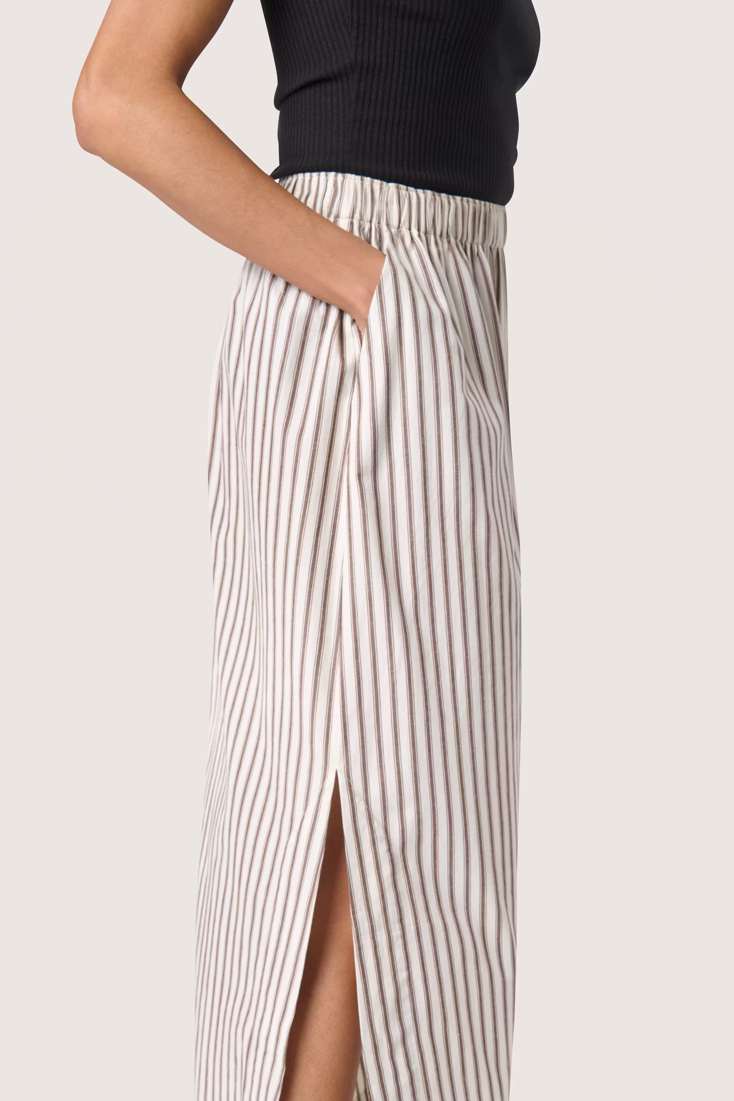 SLMunevo Rock LOOKBOOK DETAIL 30408668-304136