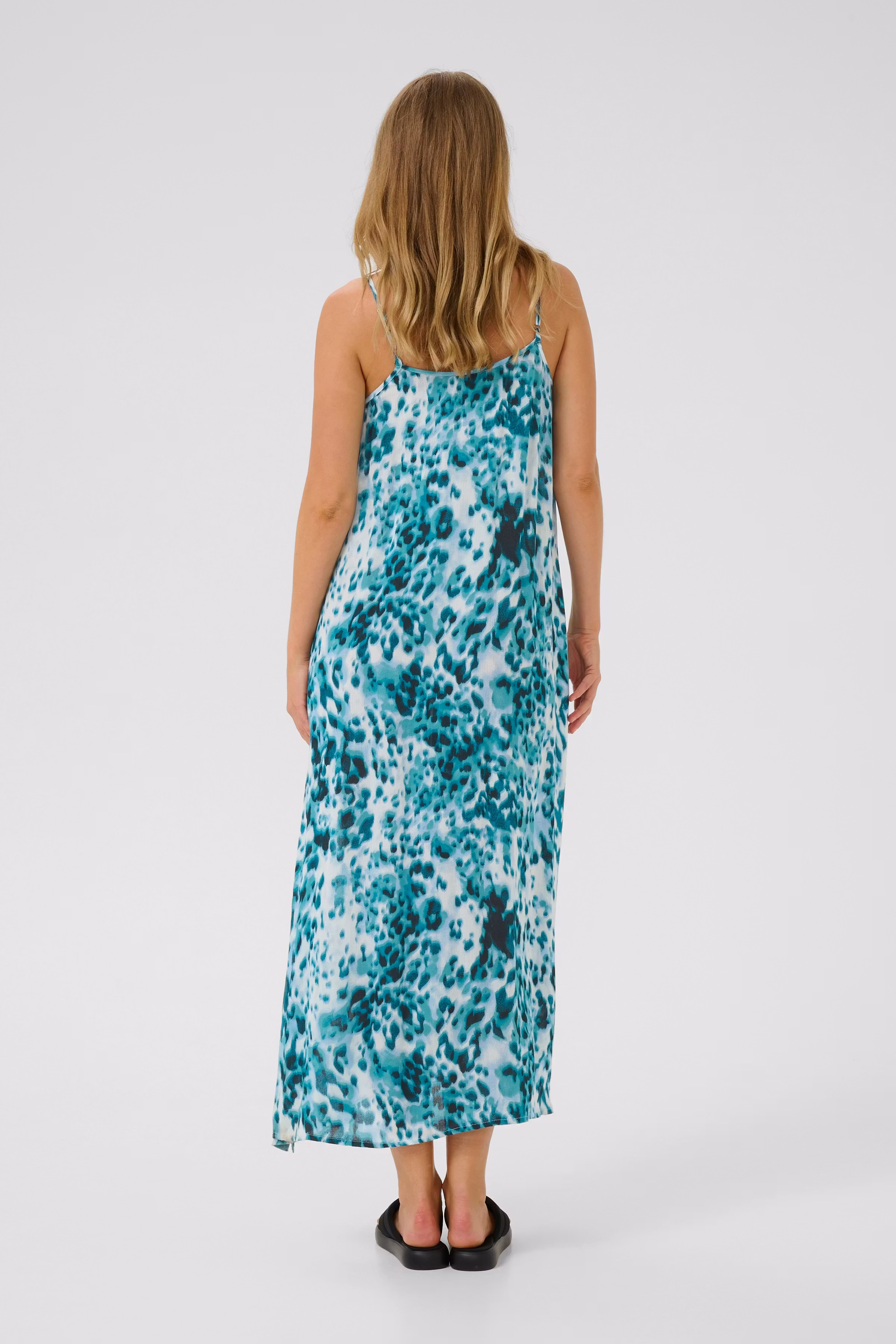 KAthora Jurk LOOKBOOK BACK 10510045-107662