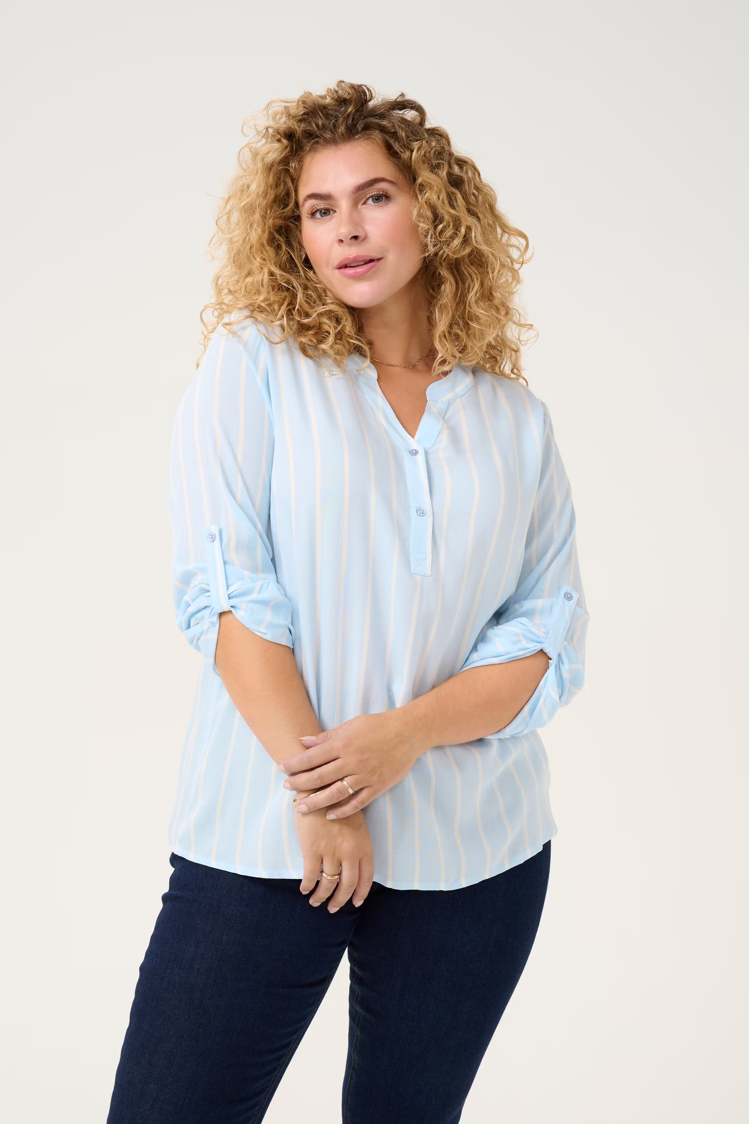 KCsida Blouse LOOKBOOK FRONT 10580350-107656