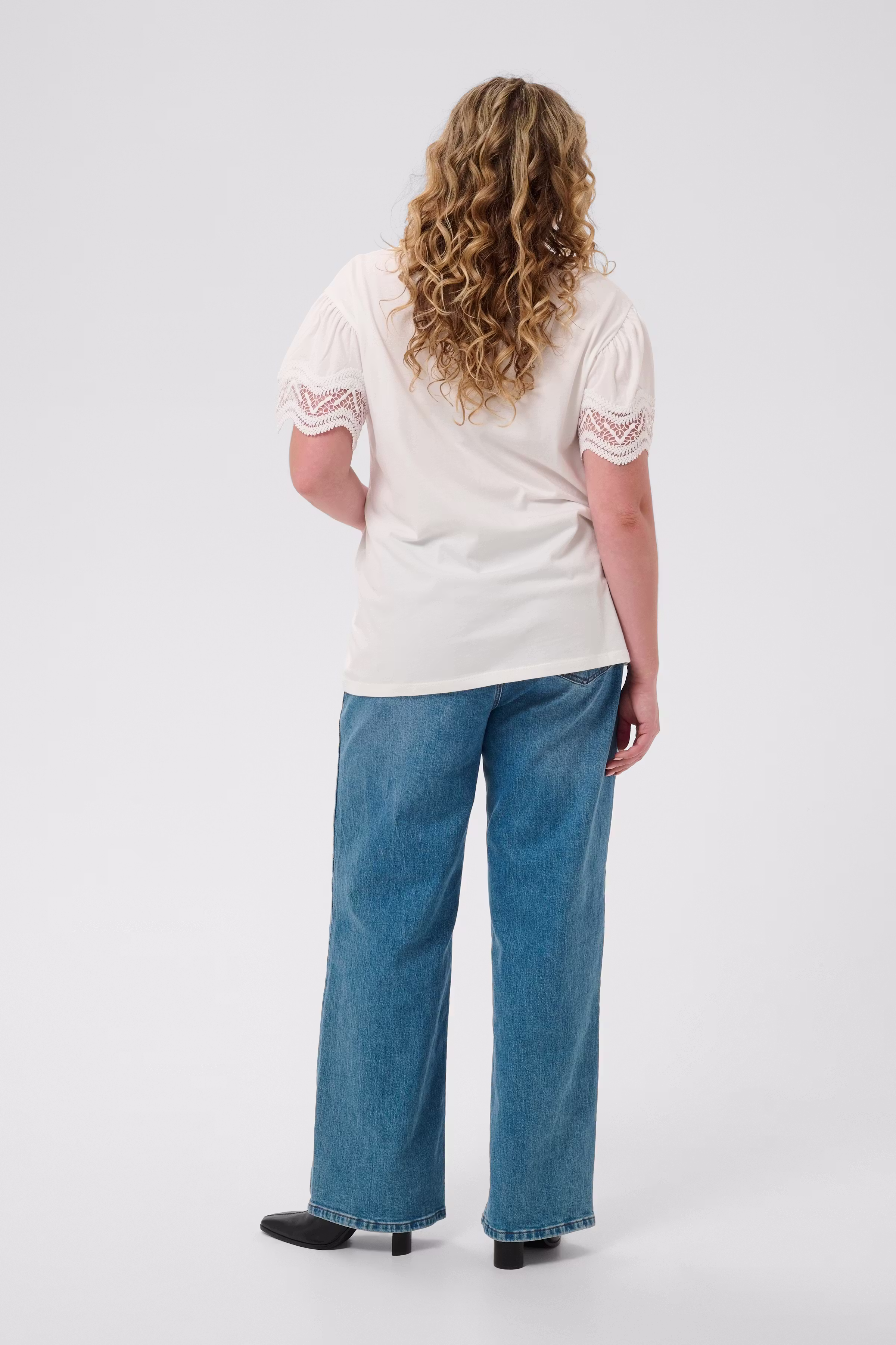 KChemina T-shirt LOOKBOOK BACK 10584248-110602