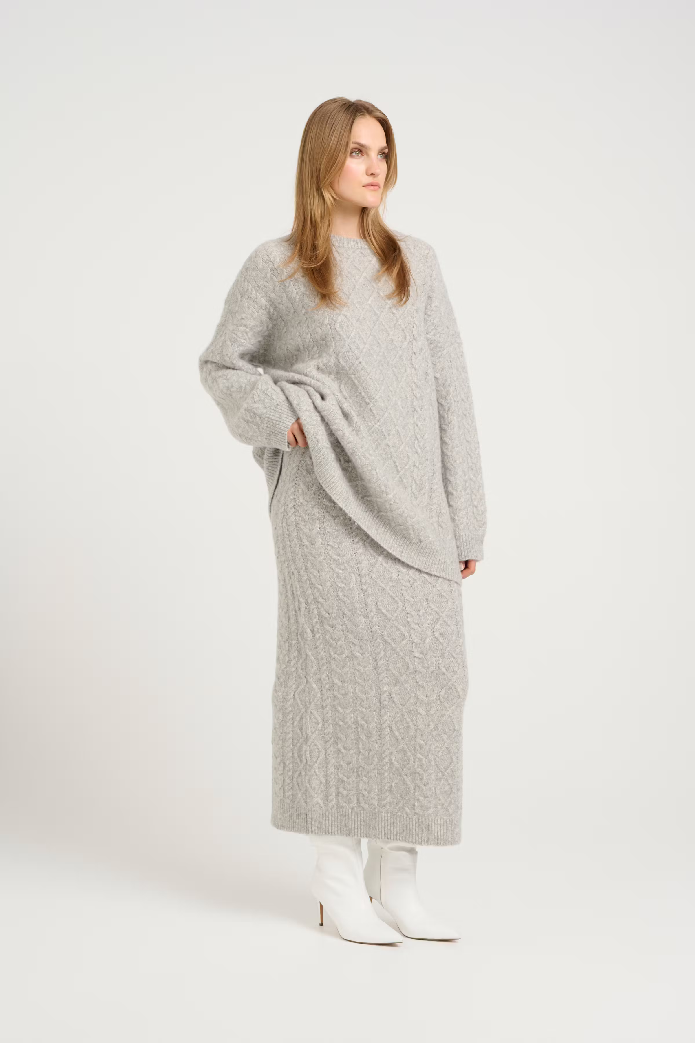 AdieGZ Skirt LOOKBOOK FRONT 10909703-106847