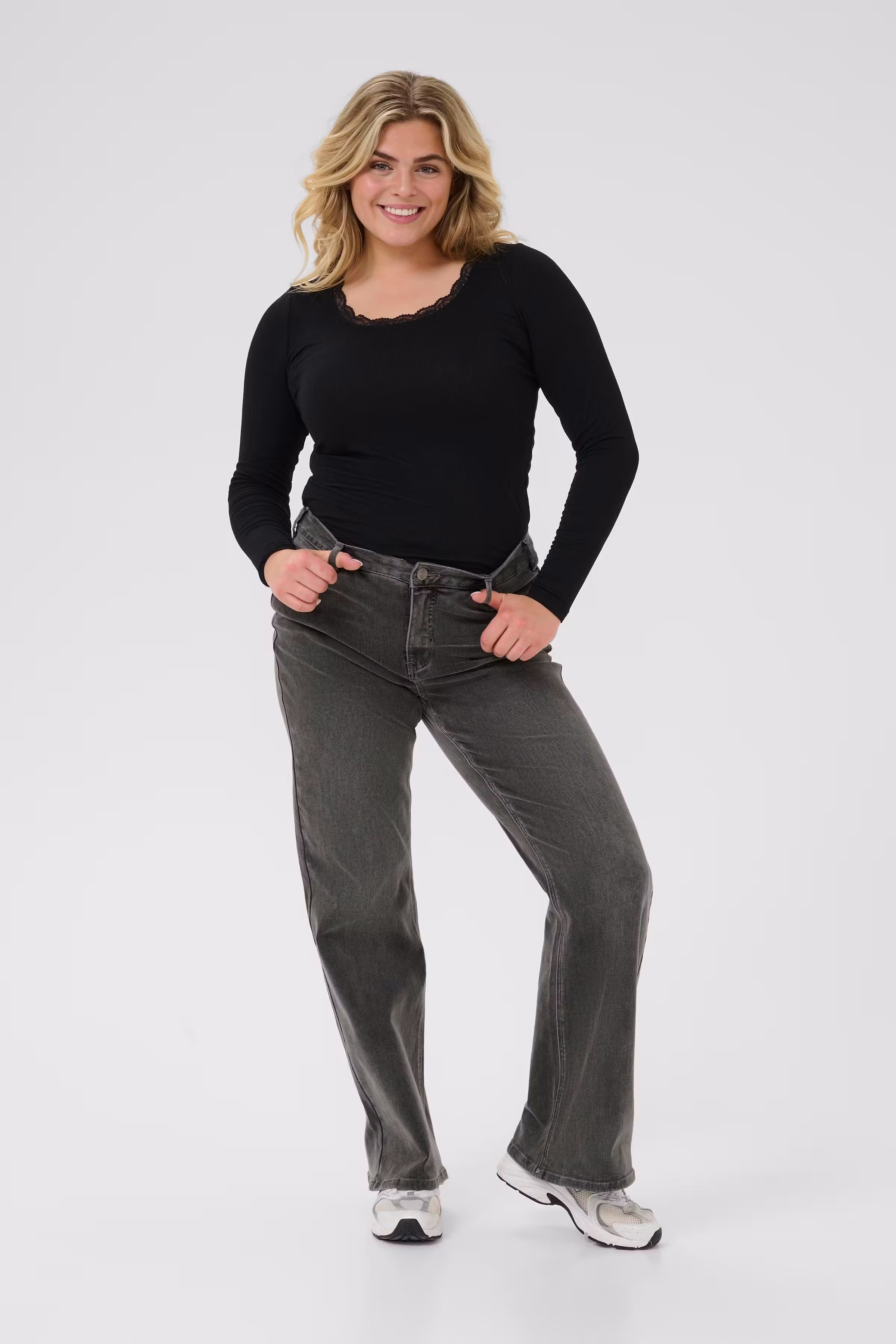 KCsina Flared Jeans LOOKBOOK FRONT 10583446-103162