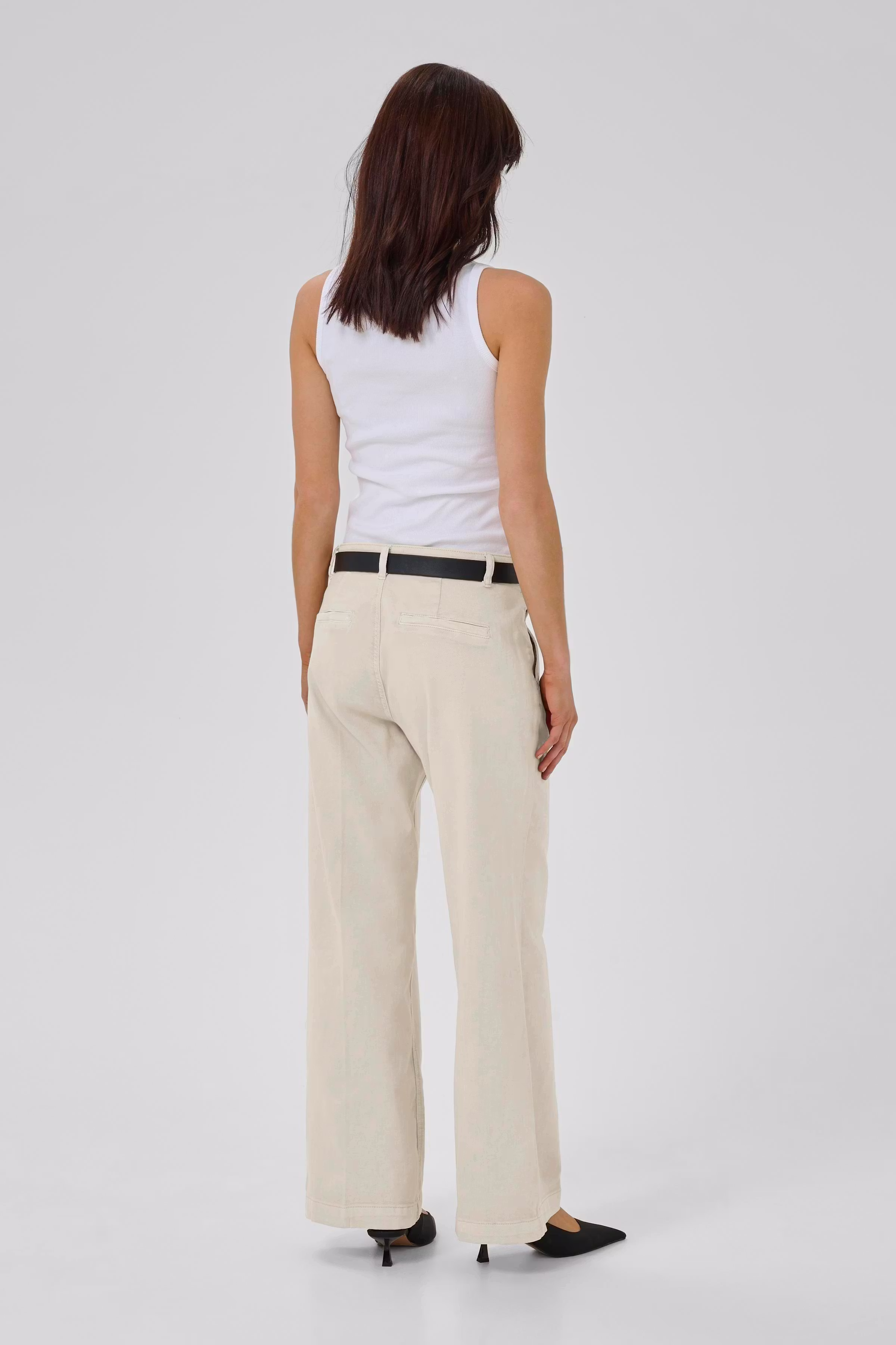LaraMW Trousers LOOKBOOK BACK 10705225-130905