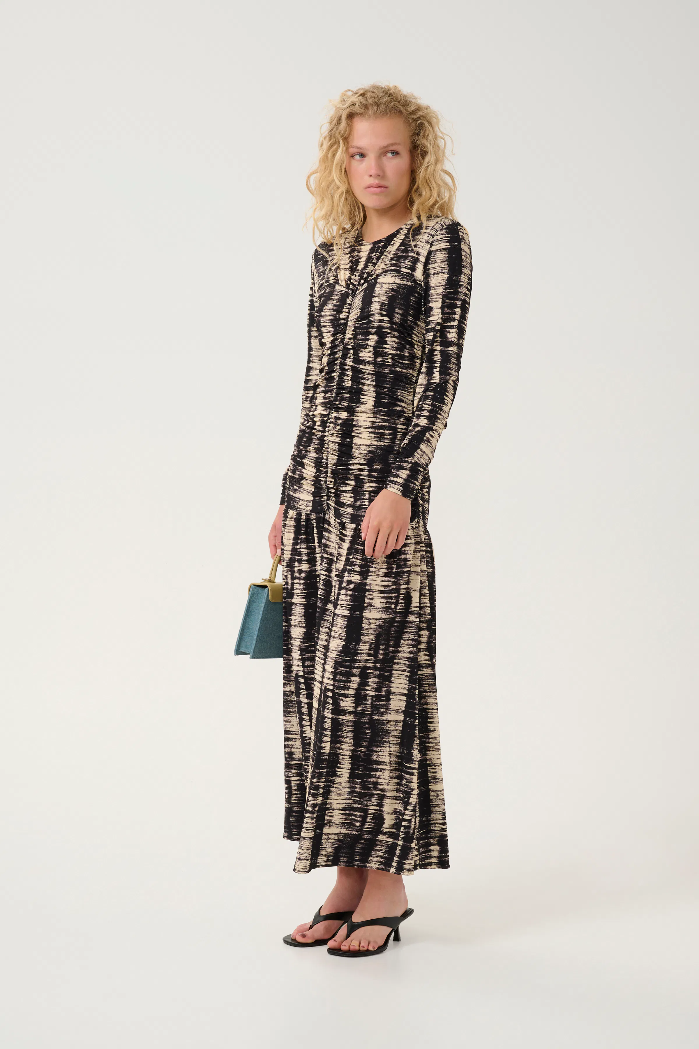 GZemilia Kjole LOOKBOOK FRONT 10909962-107275