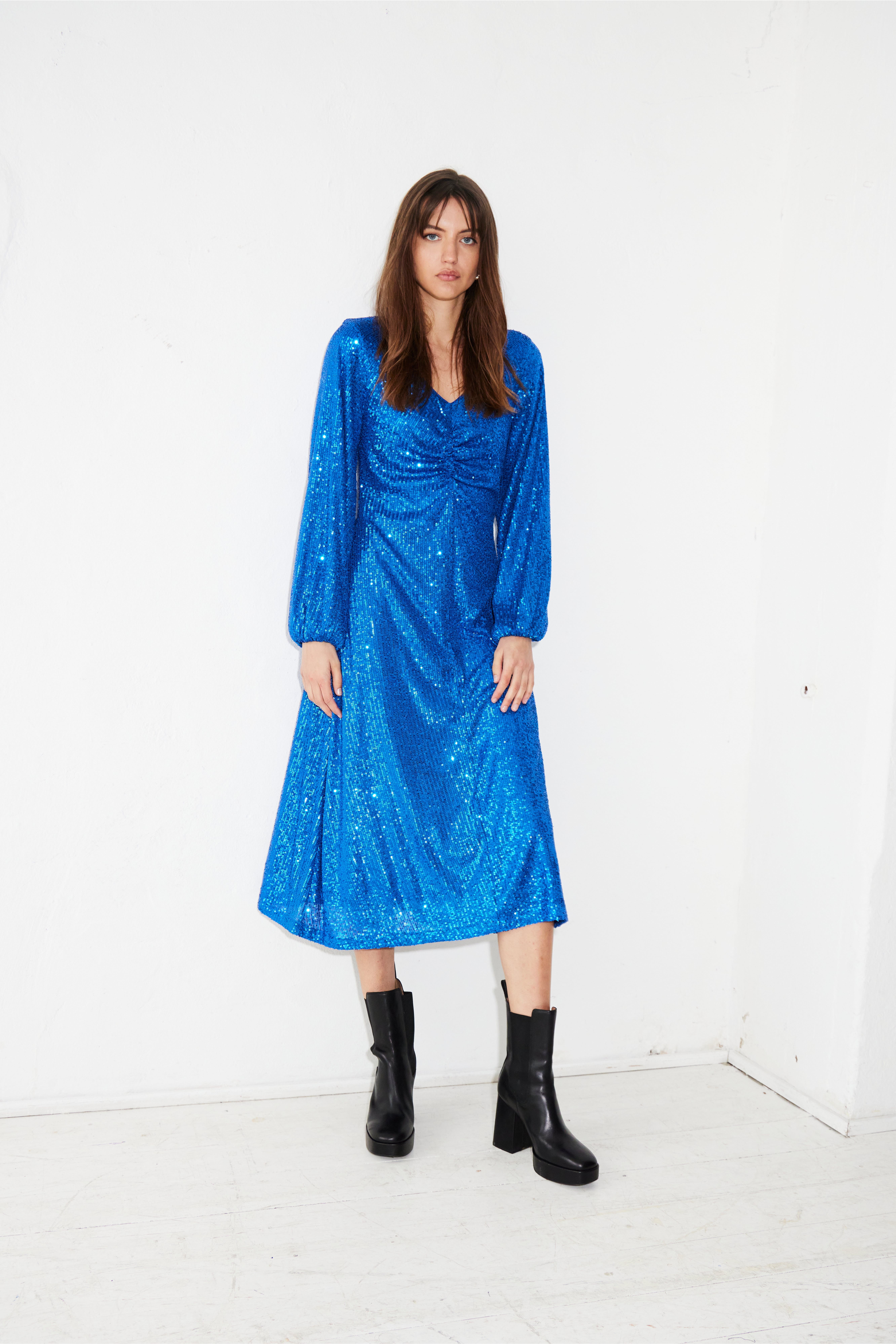 IHFAUCI Kleid LOCATION NONE 20120061-194045