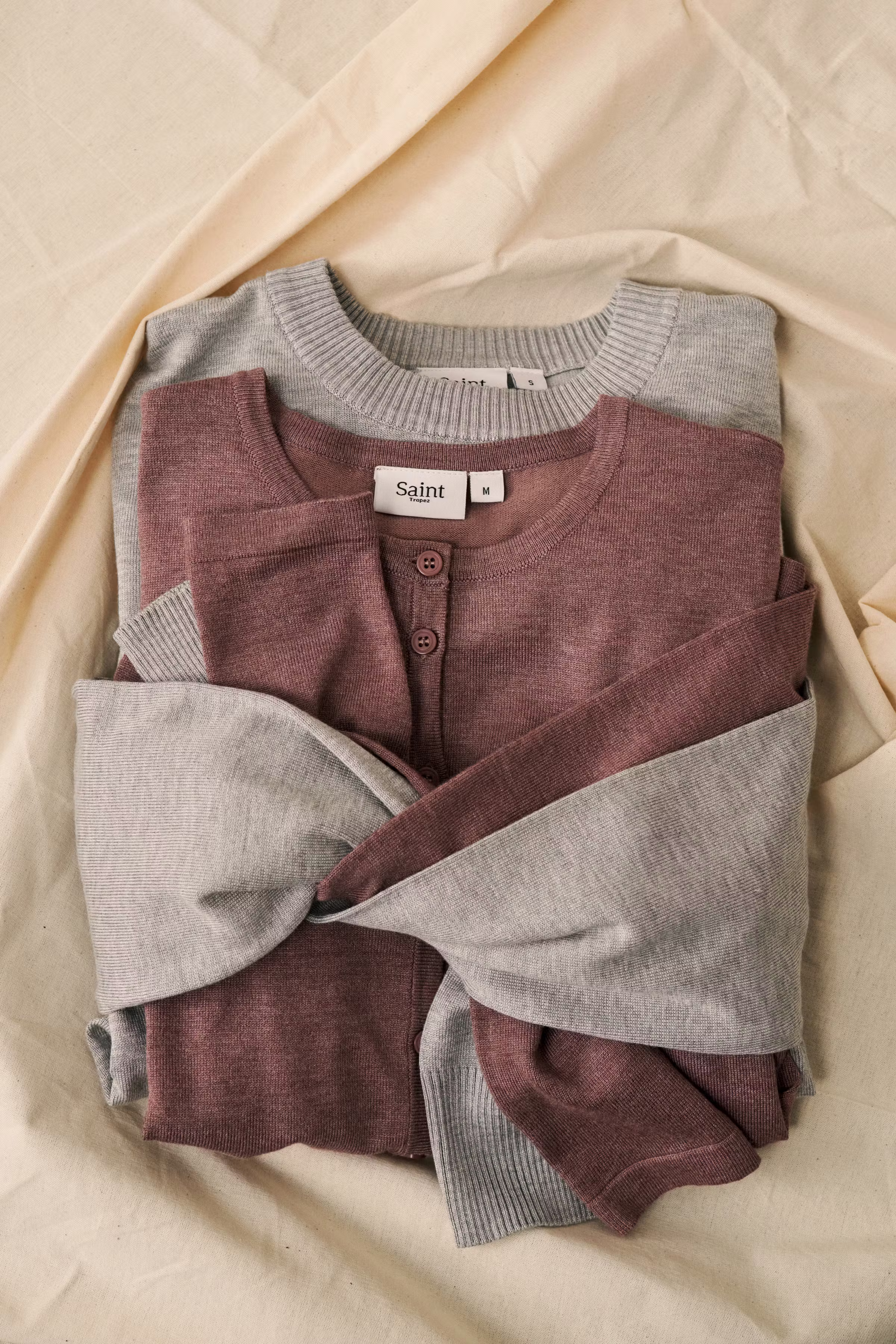 MilaSZ R-Neck Cardigan LOCATION NONE 30500005-1715101