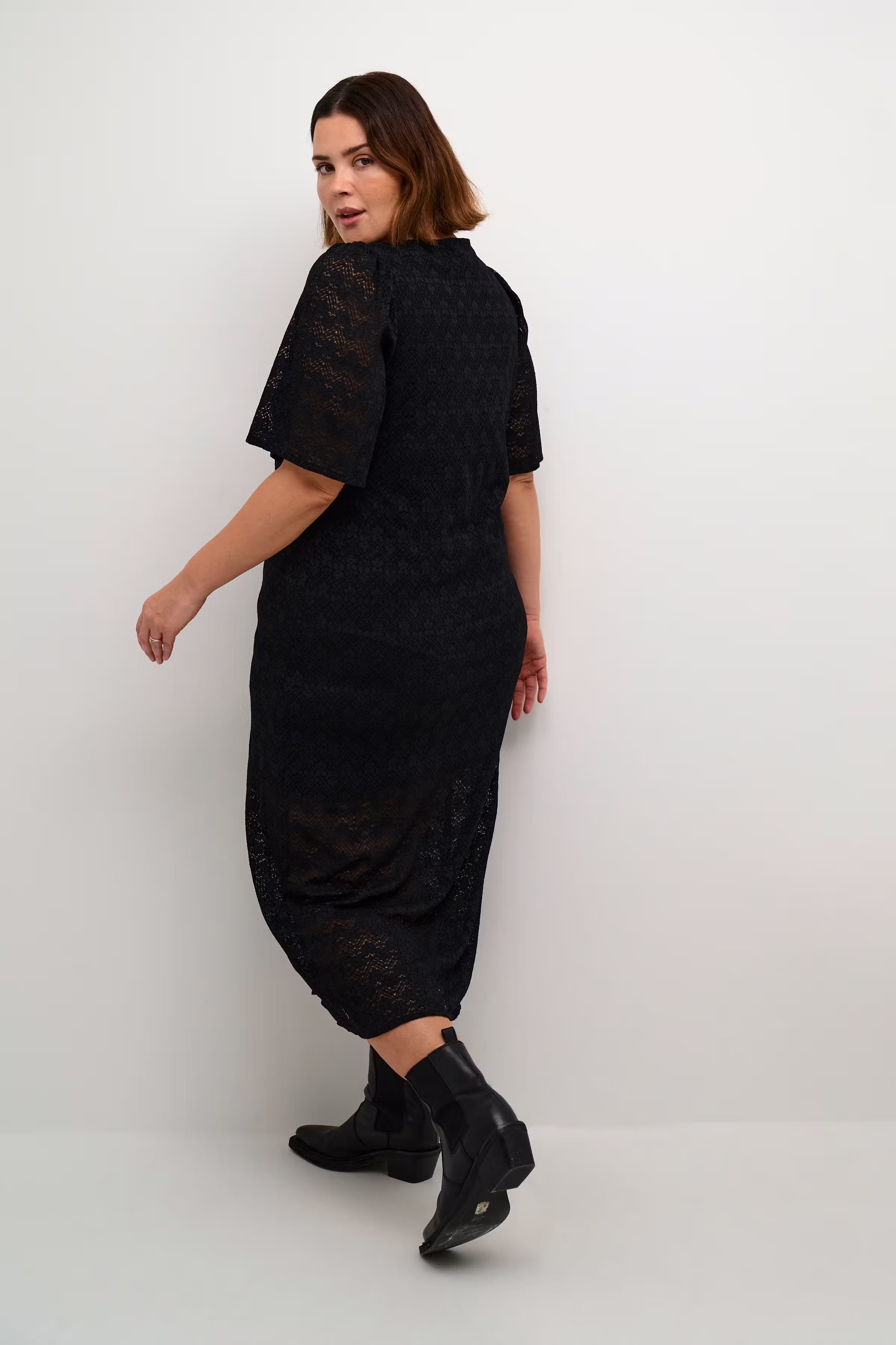 KCsamalia Spitzenkleid LOOKBOOK BACK 10582754-100121