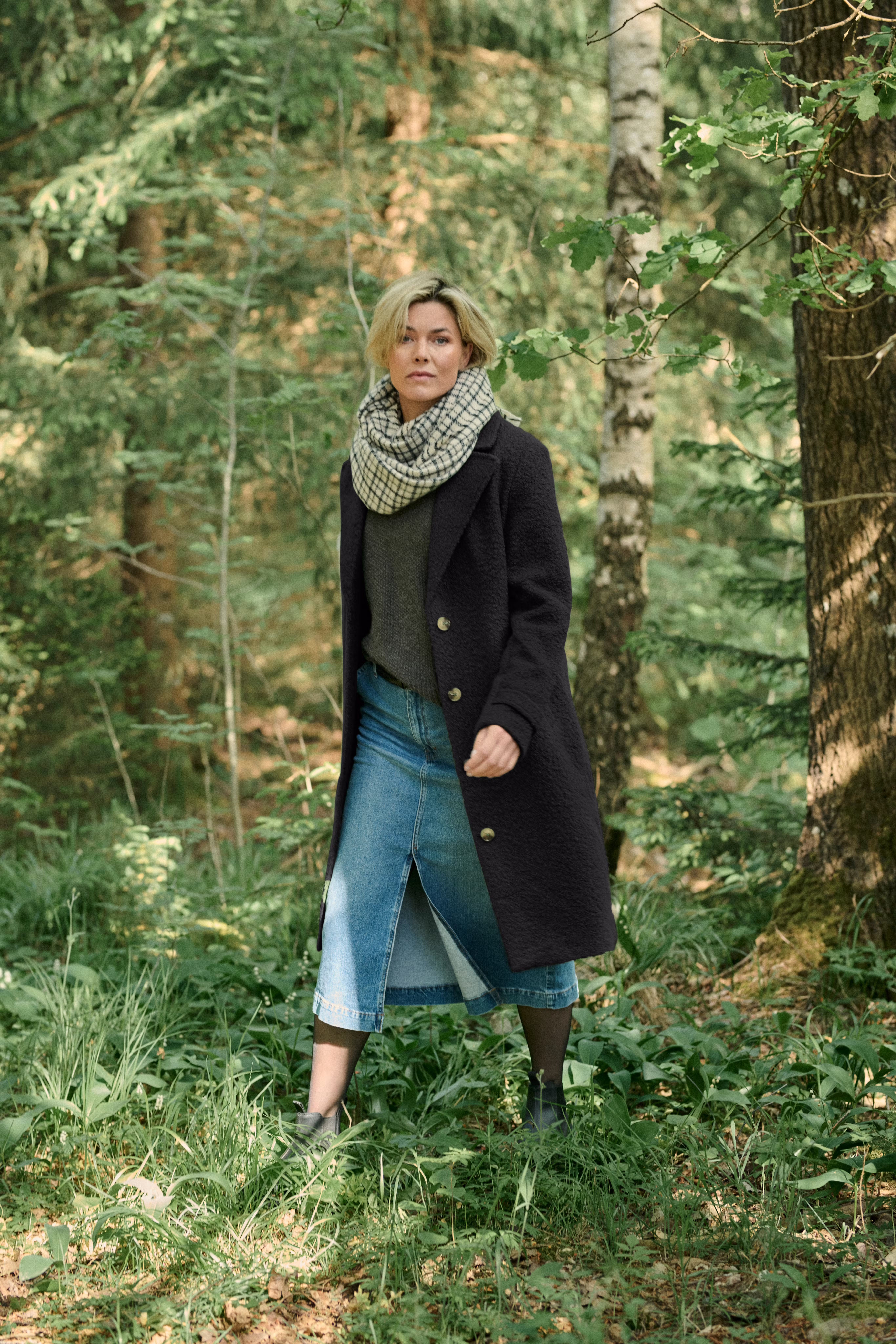 KAanne Mantel LOCATION NONE 10506924-100121