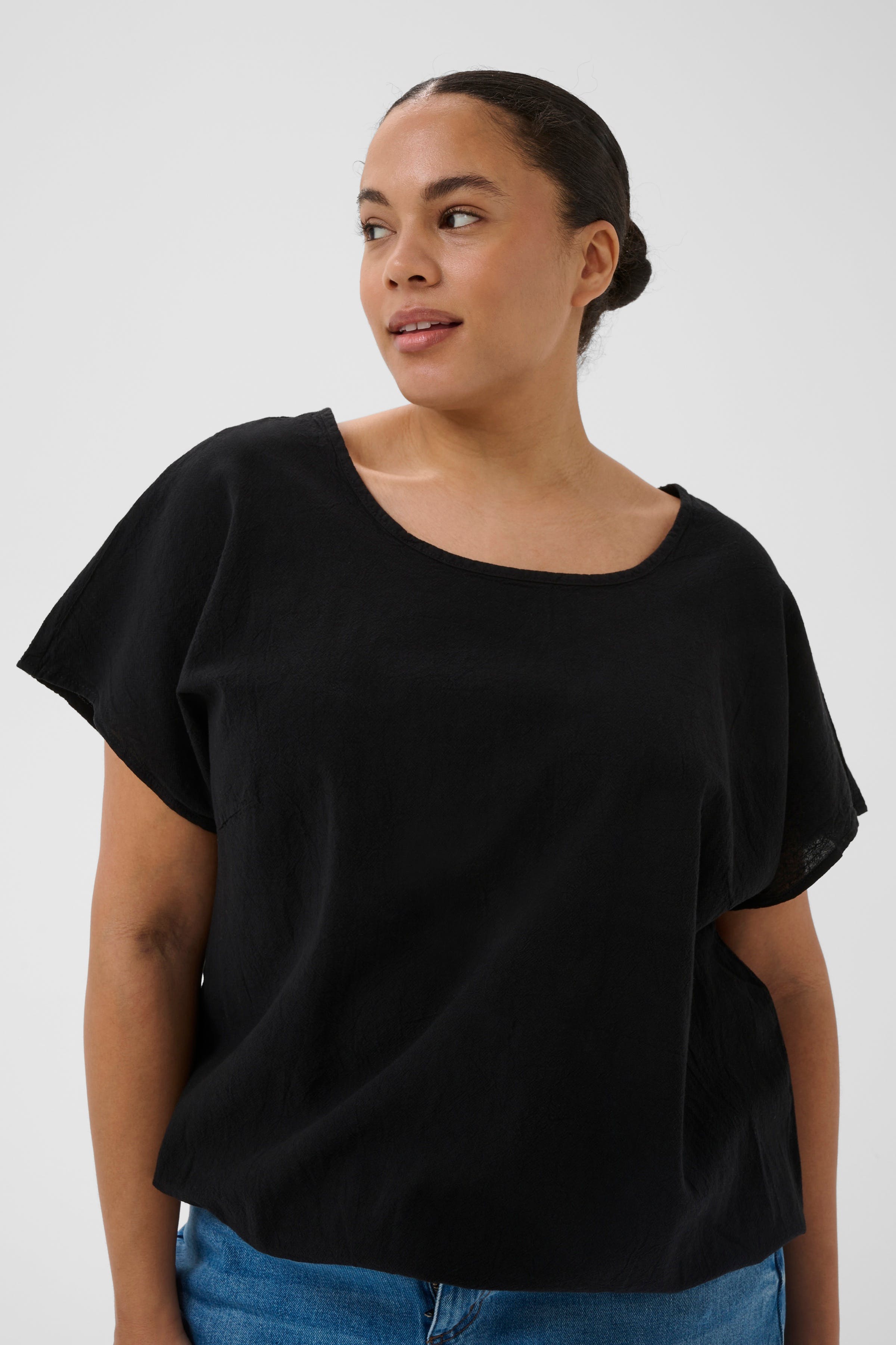 KCnana Blouse LOOKBOOK DETAIL 10583965-100121