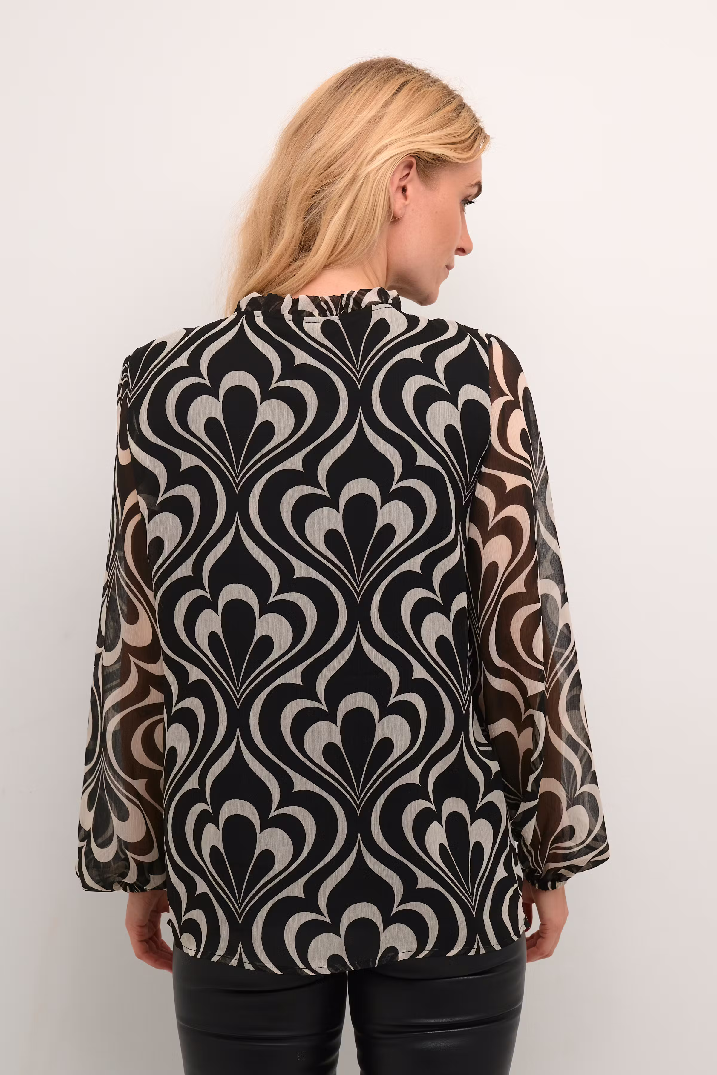 BPleonora Bluse LOOKBOOK BACK 10590591-105324B