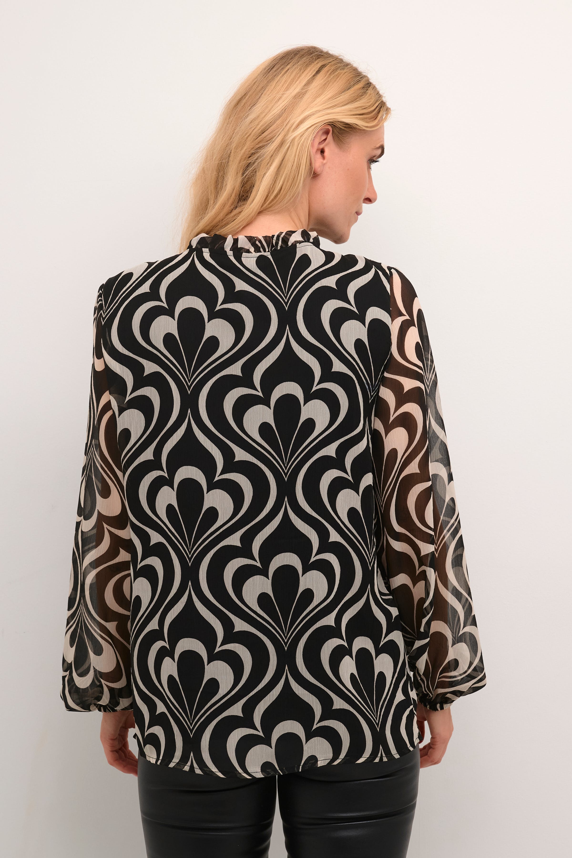 BPleonora Bluse LOOKBOOK BACK 10590591-105324B