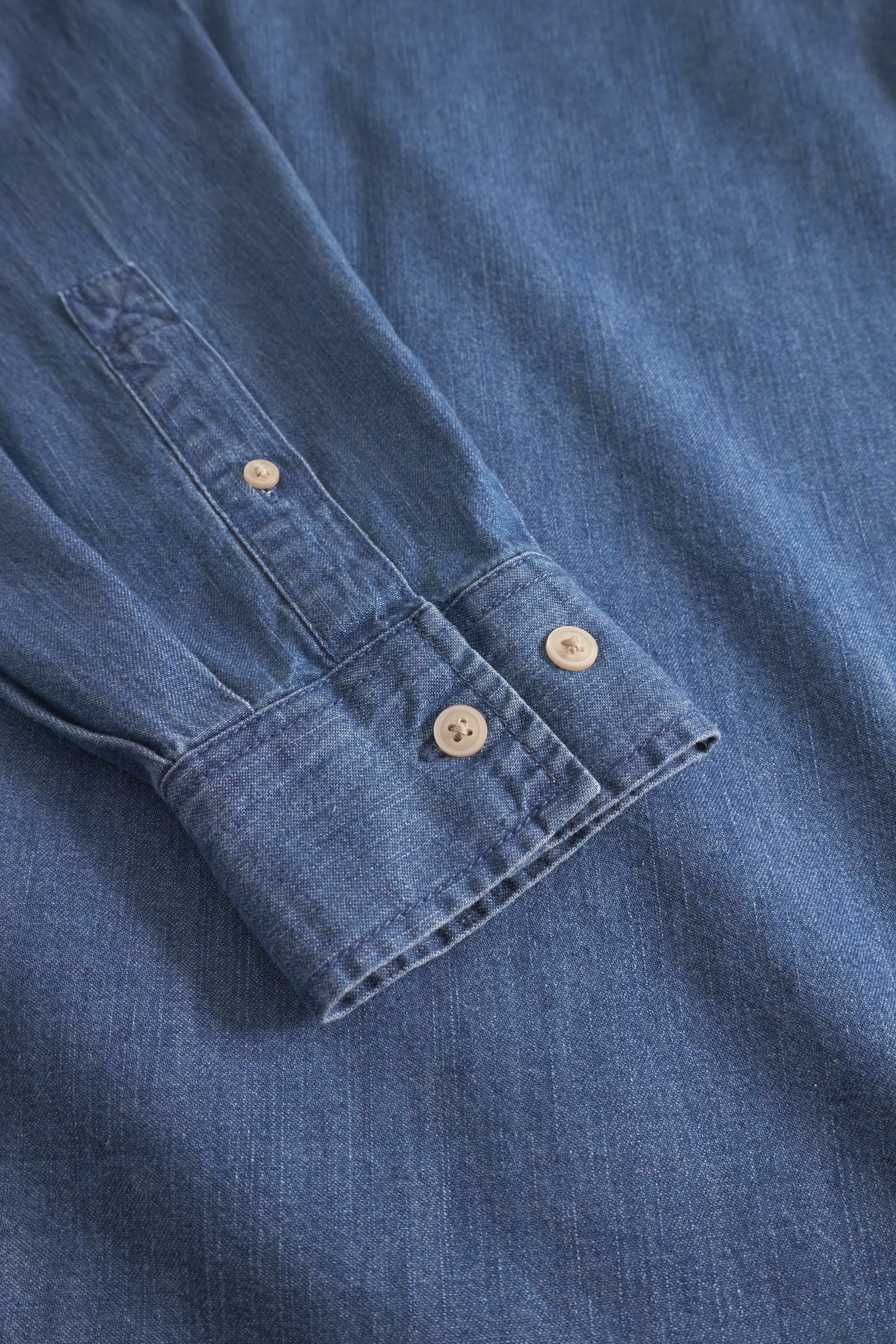 WWAdrian Shirt PACK DETAIL 30251500-304204