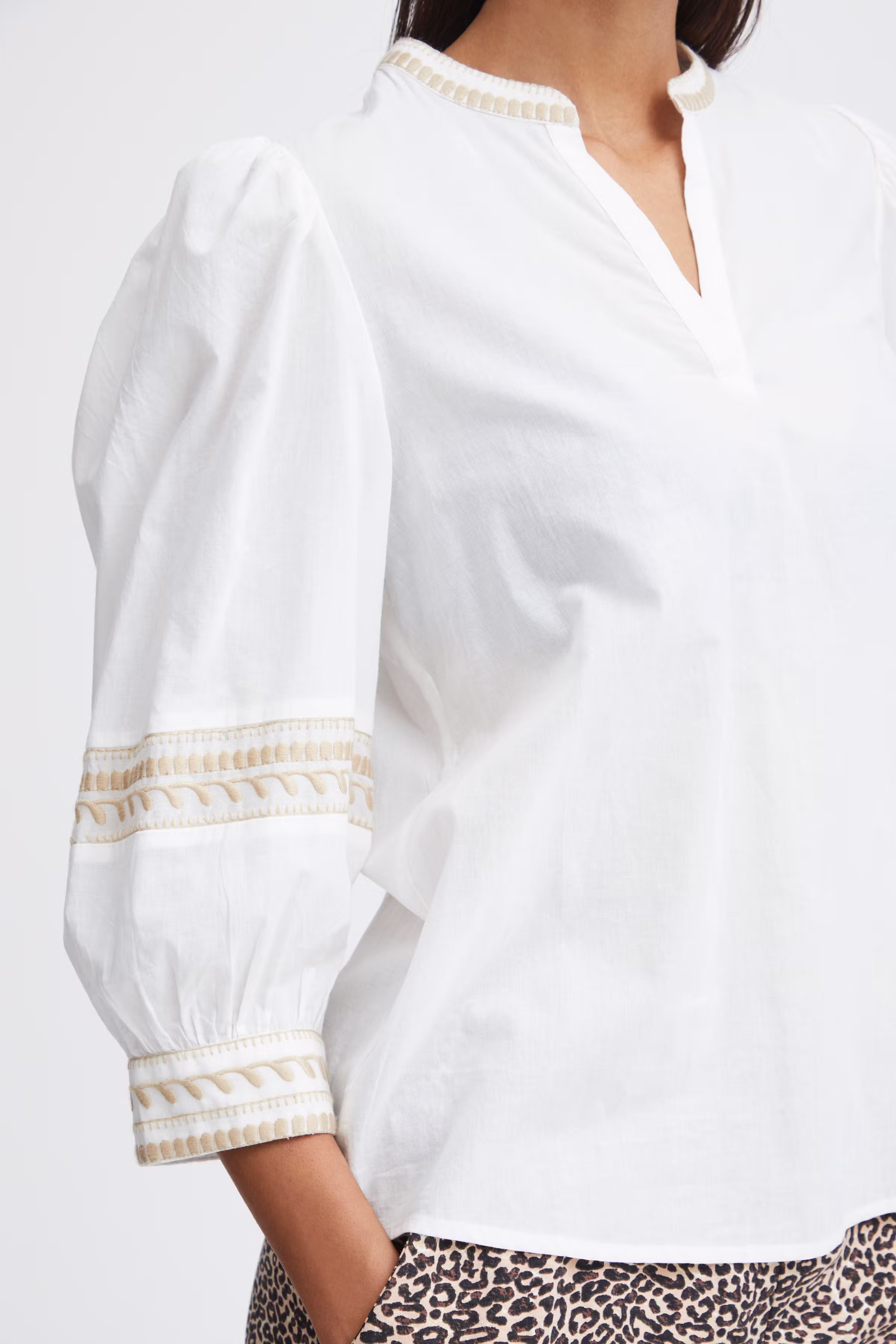 BYJIYA Bluse LOOKBOOK DETAIL 20814918-203576