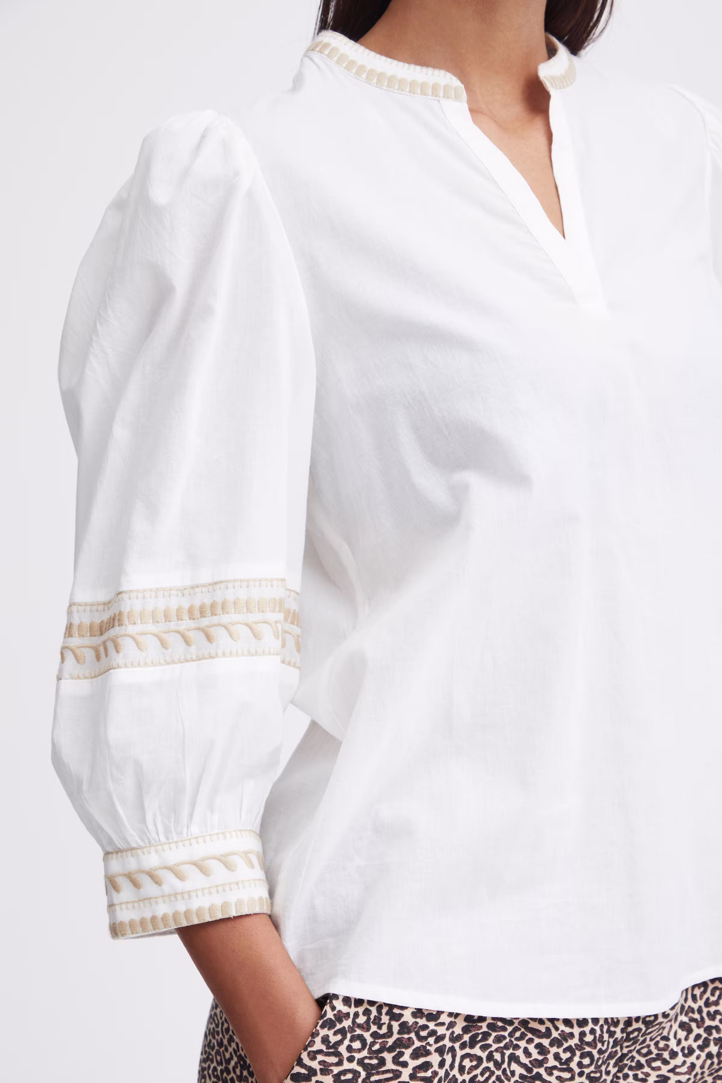 BYJIYA Bluse LOOKBOOK DETAIL 20814918-203576