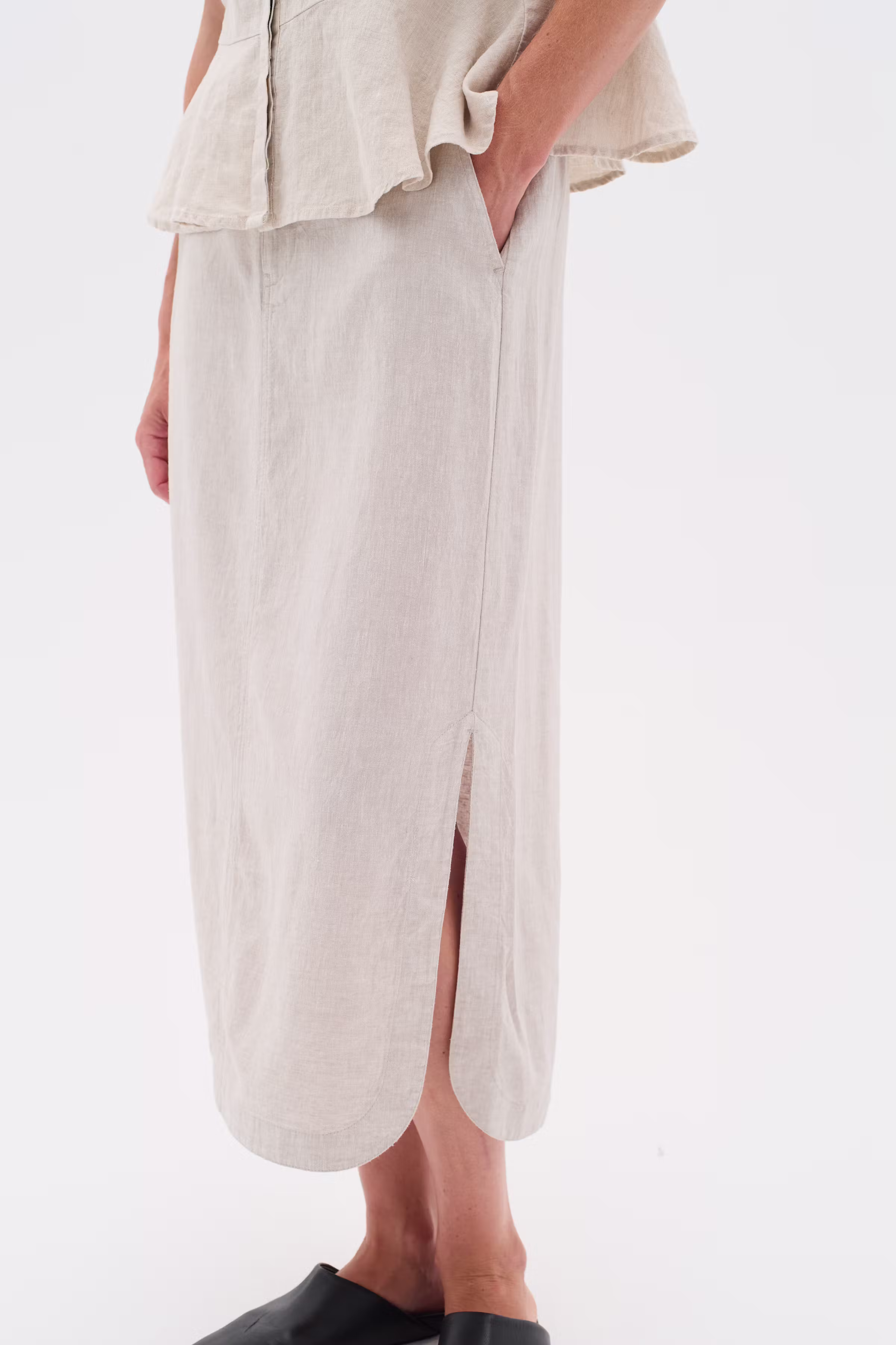 RimoneIW Linen Skirt LOOKBOOK FRONT 30110364-1304031