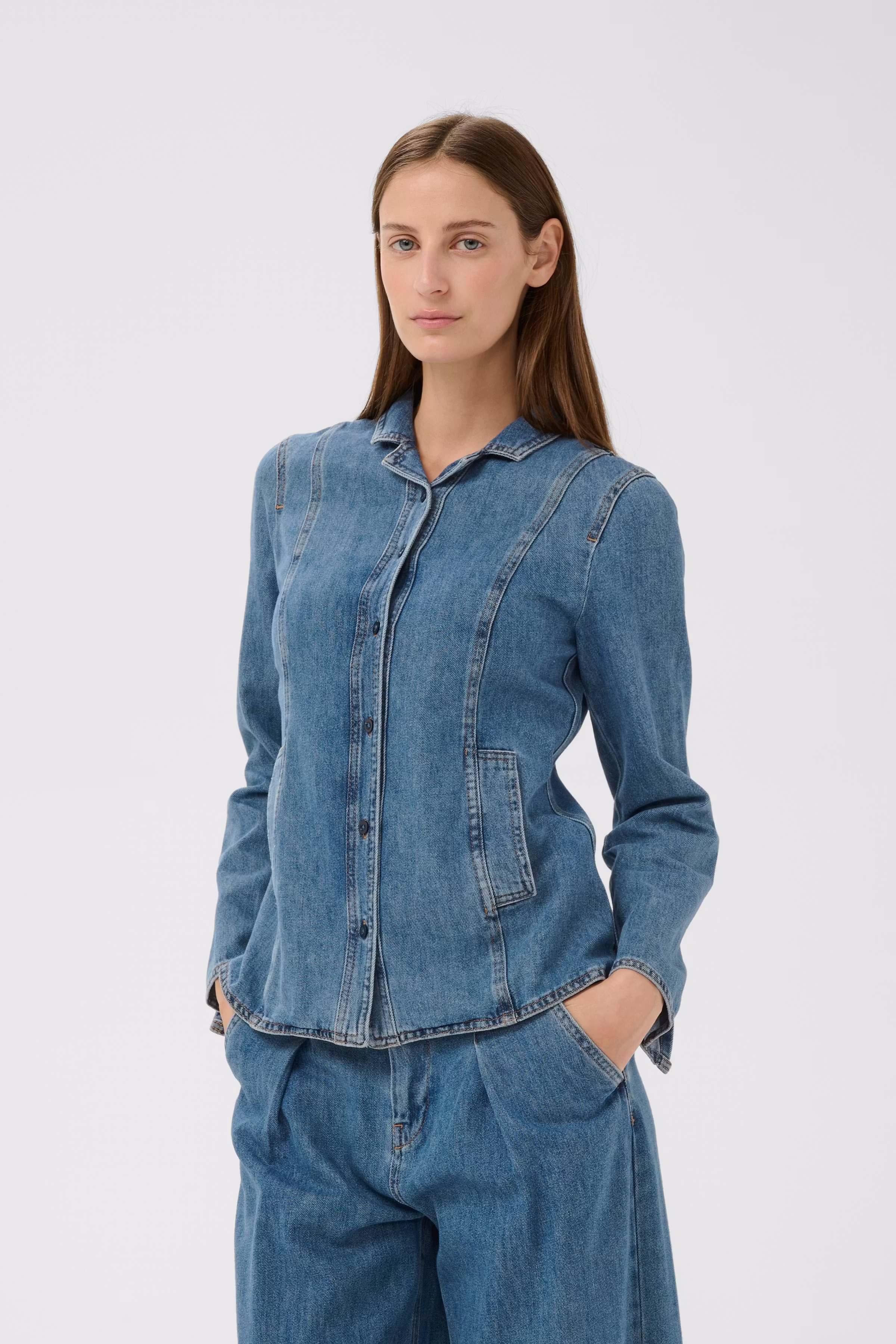 DOPHINAIW Fitted denim Shirt LOOKBOOK FRONT 30112322-900006619