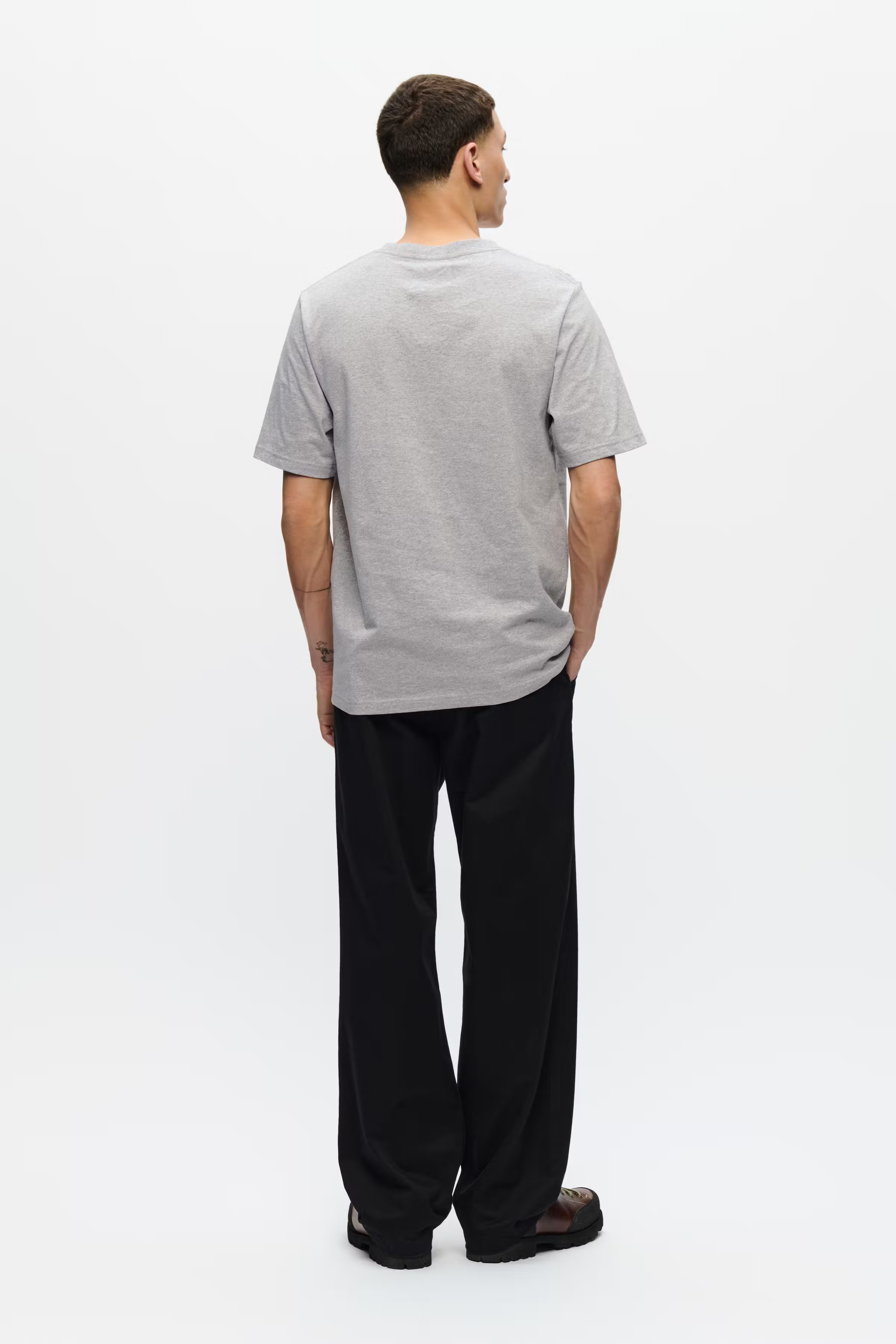 WWBobby T-shirt LOOKBOOK BACK 30251559-303736