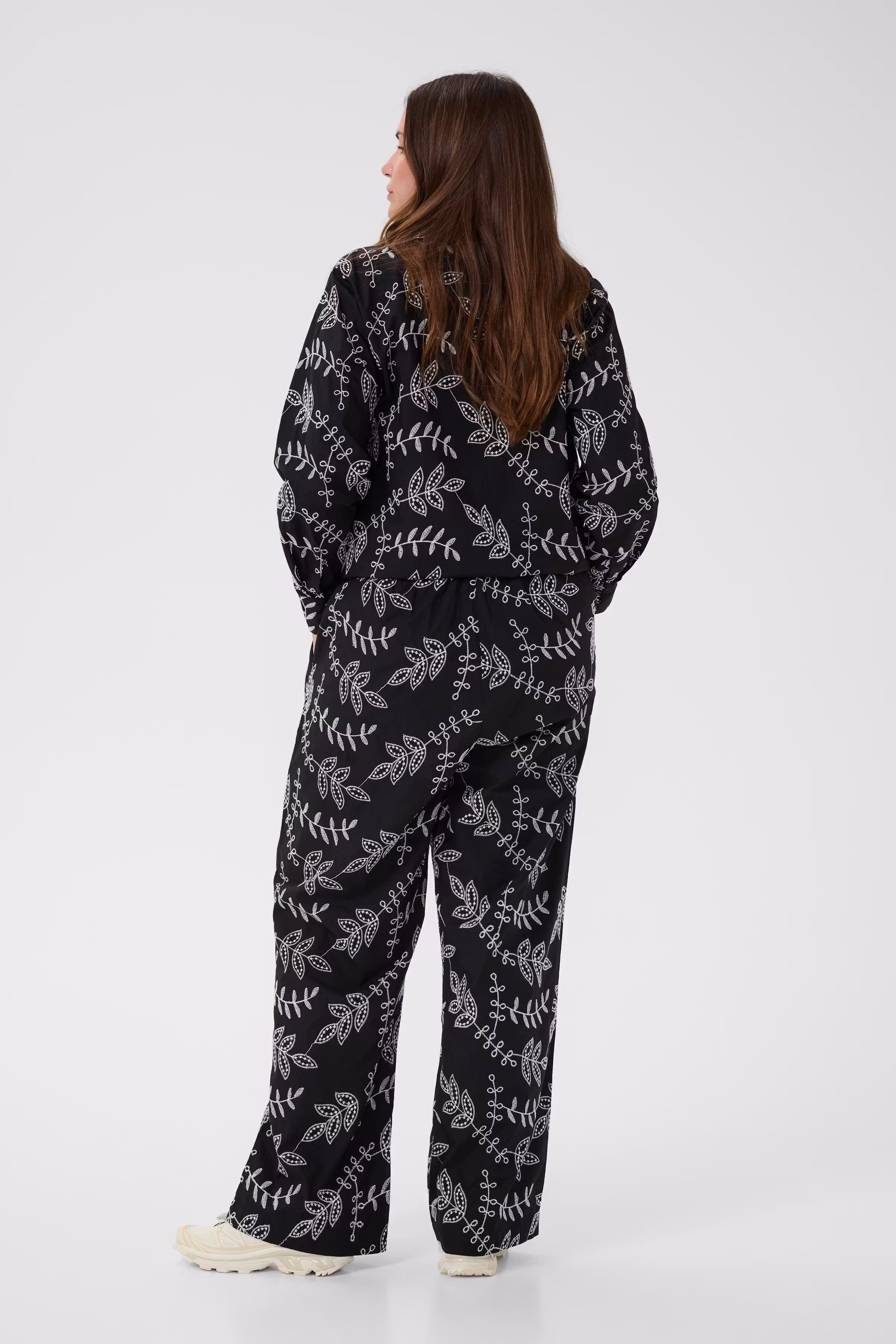KCelory Hose LOOKBOOK BACK 10584018-109006