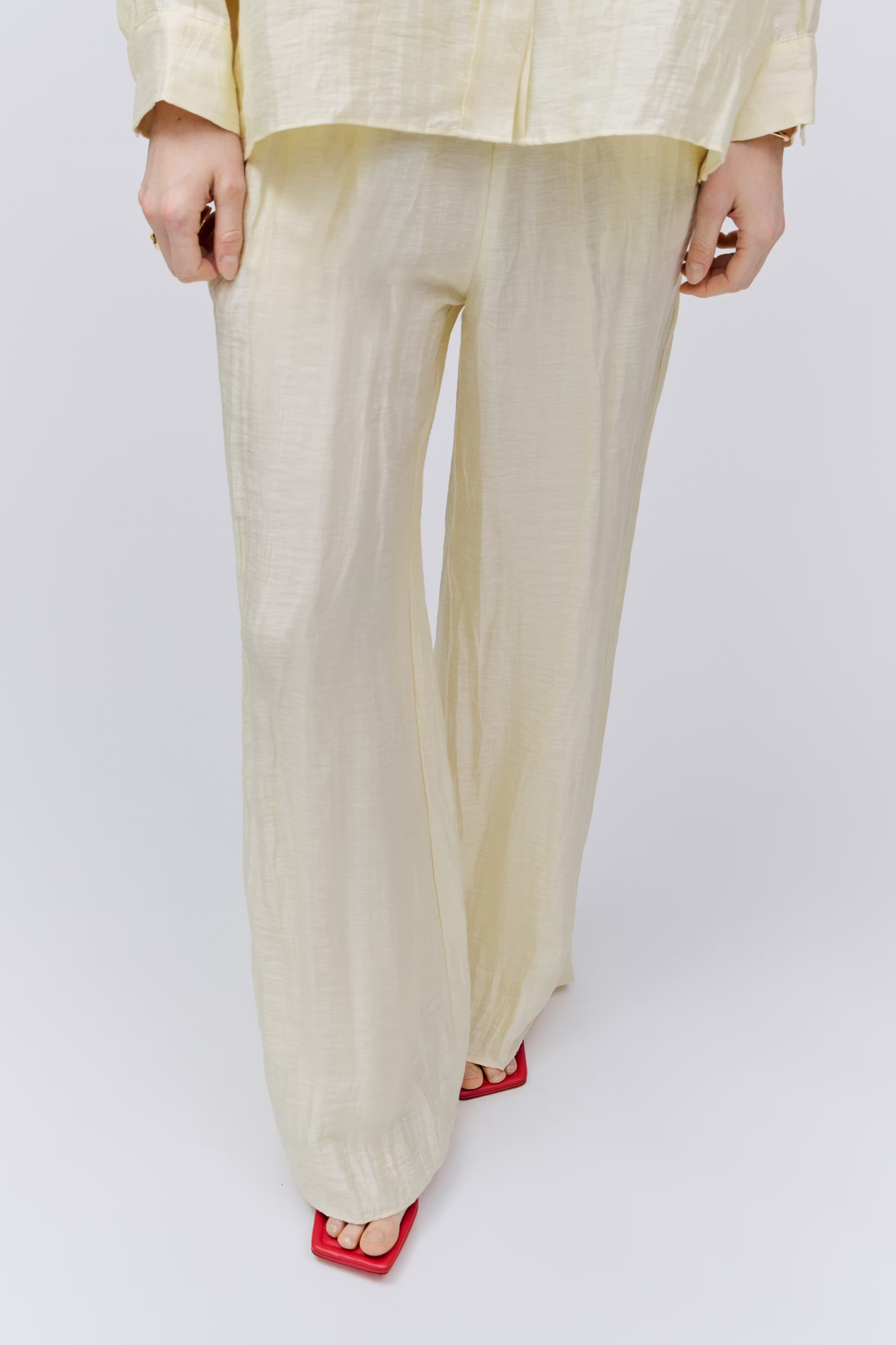 IOPIA Trousers LOOKBOOK FRONT 30600638-BE458