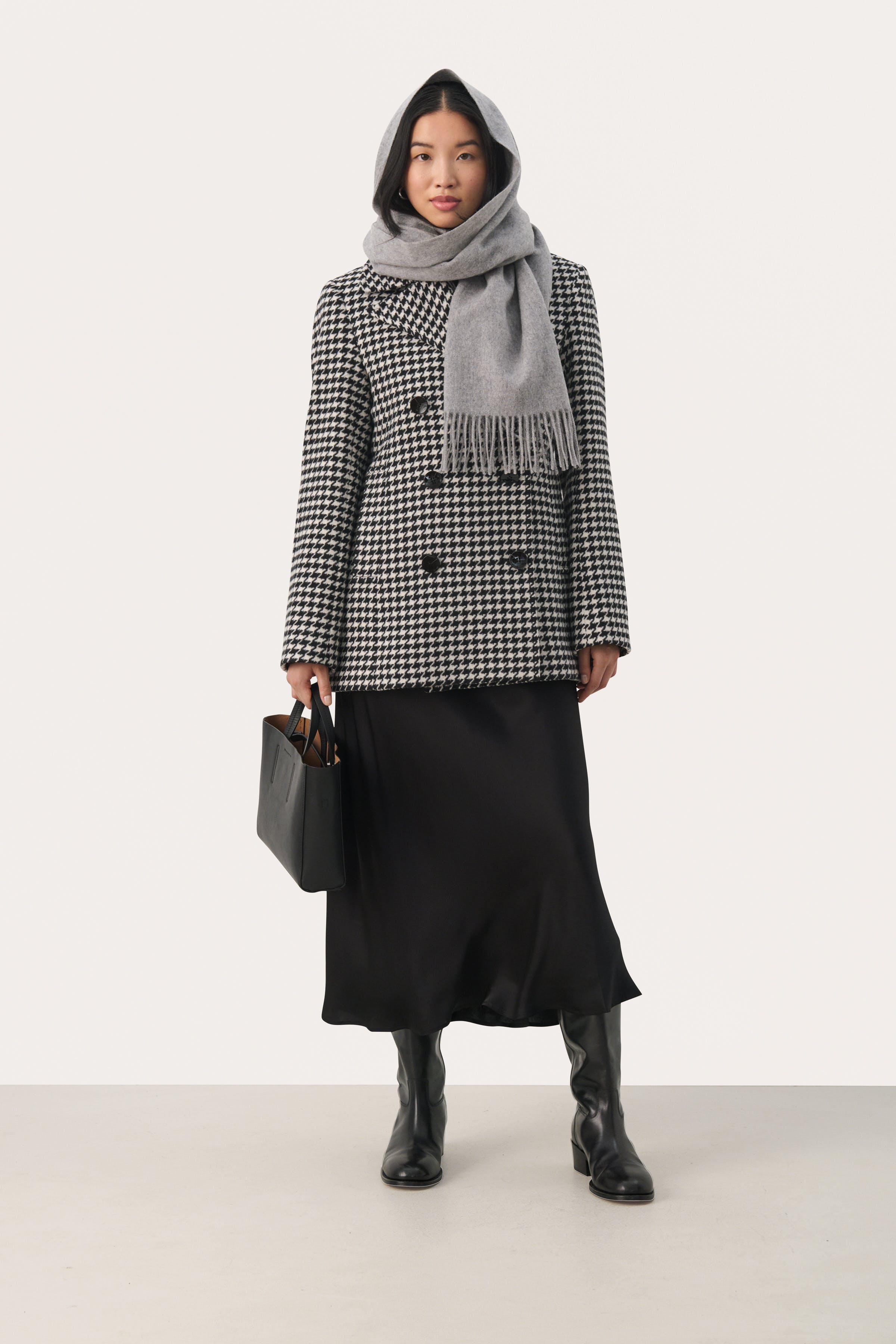 LekiaPW Mantel LOOKBOOK BACK 30308728-303086