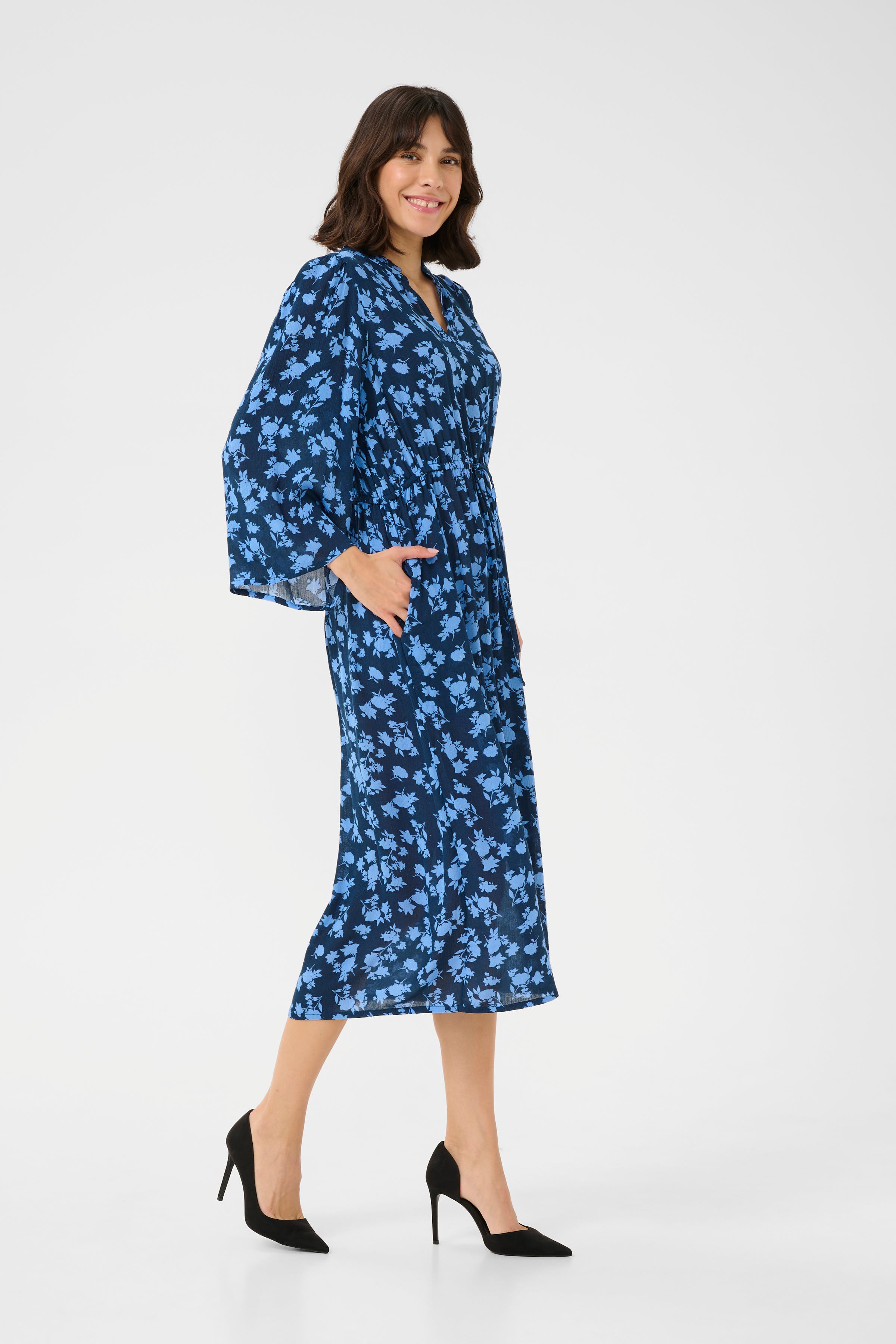 KAamber Klänning LOOKBOOK FRONT 10509534-106987