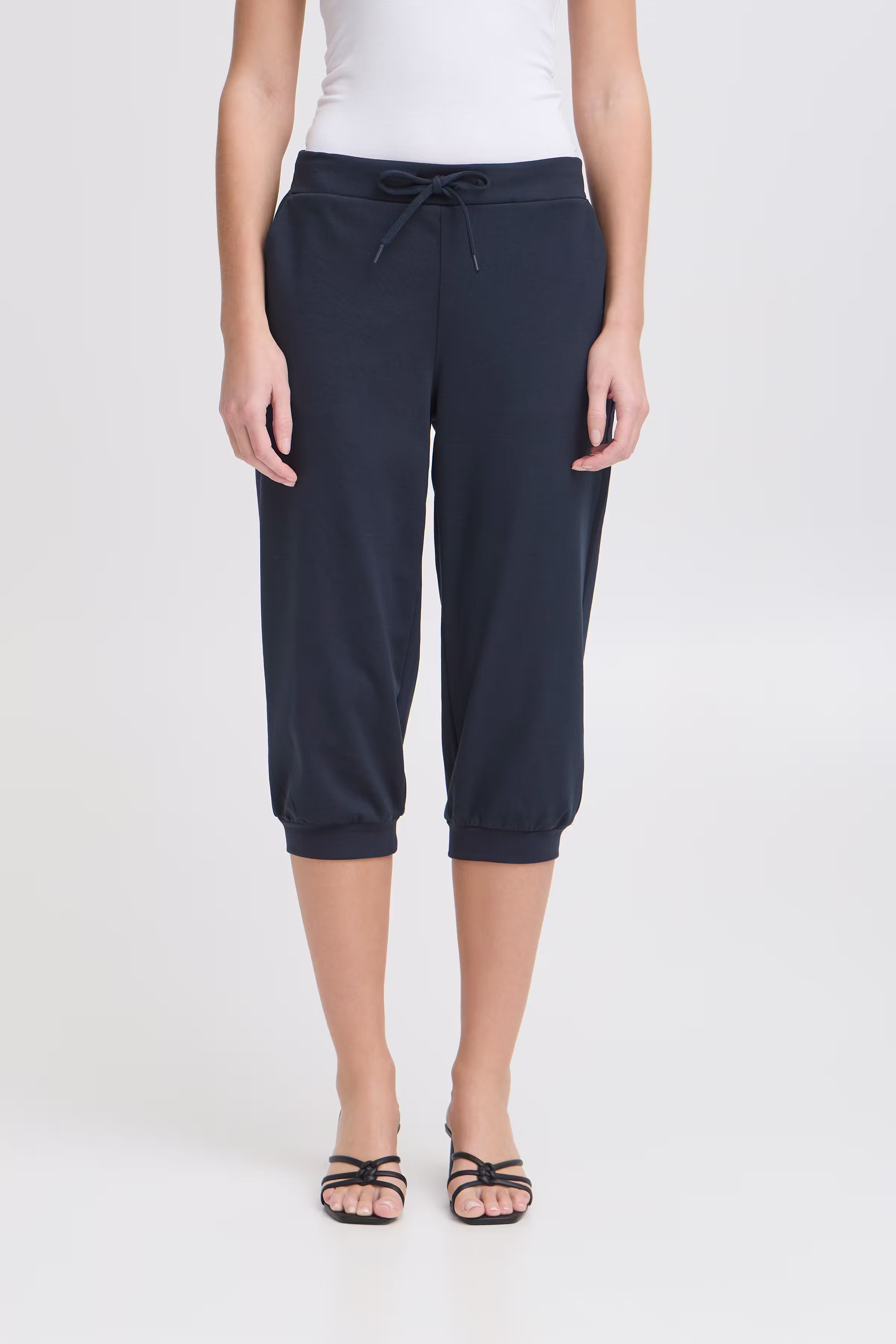 IHKATE Capri bukser LOOKBOOK FRONT 20123601-194010