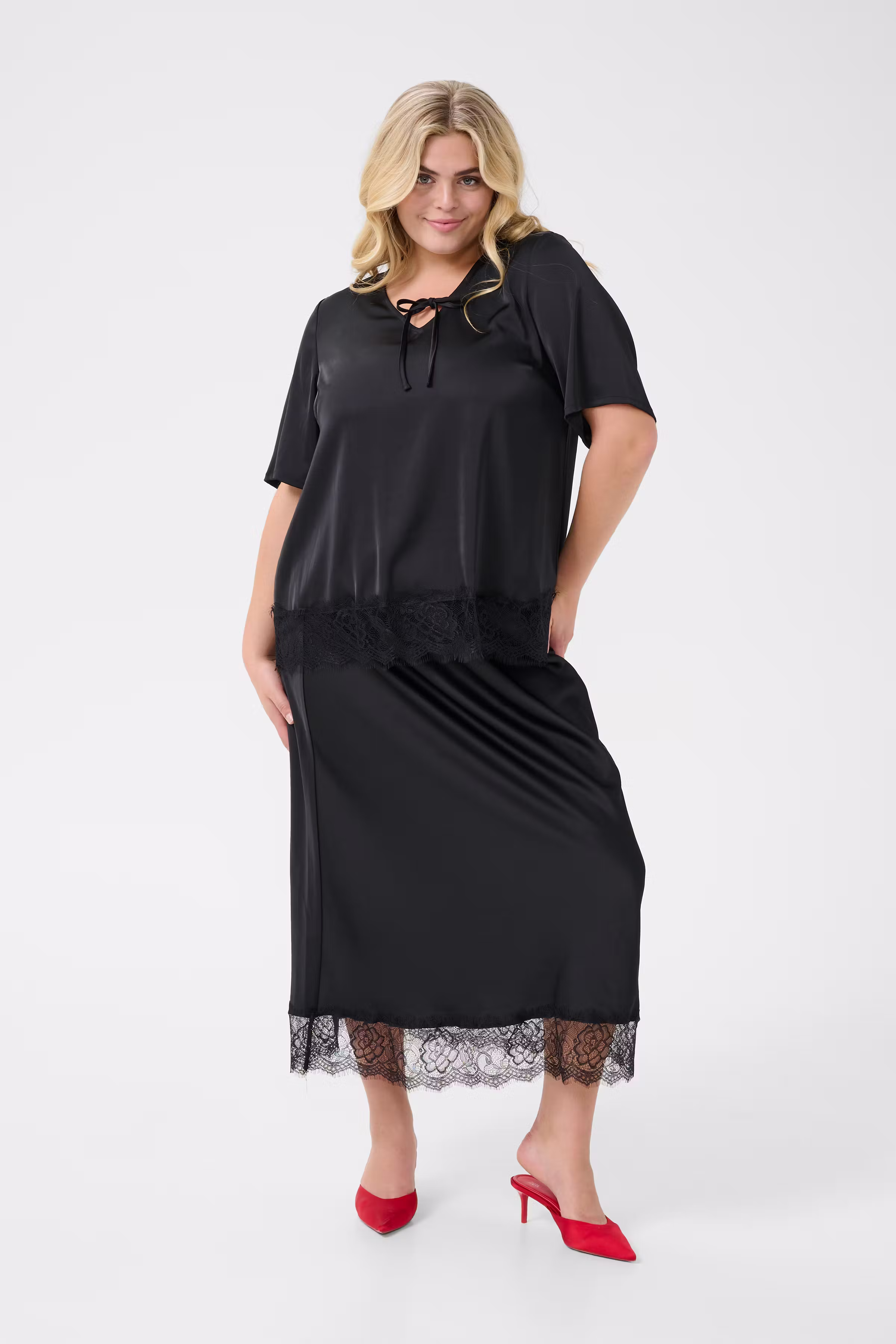 KChilla Bluse LOOKBOOK FRONT 10583479-100121