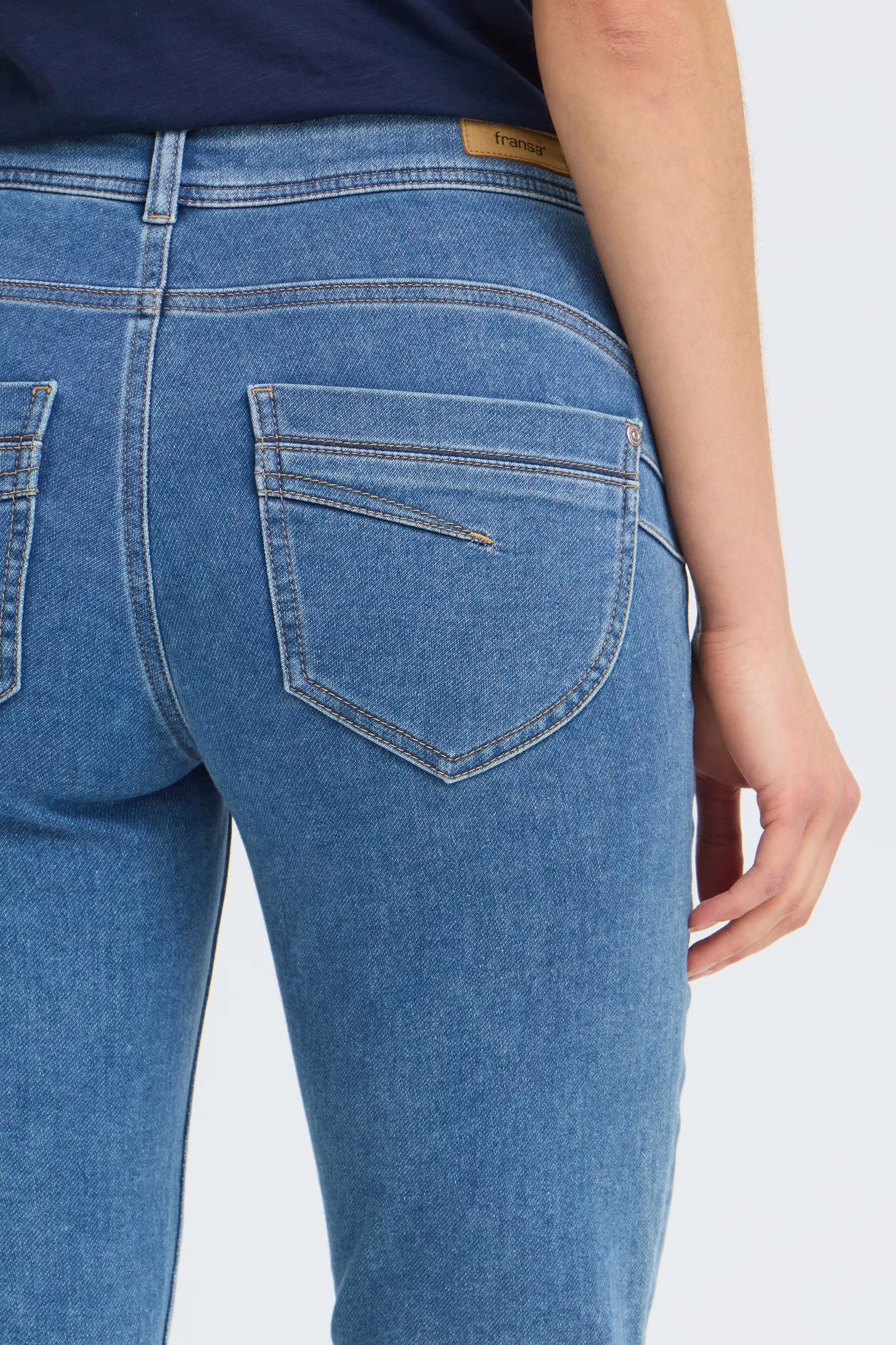 FRVILJA Caprihose LOOKBOOK DETAIL 20616148-200988