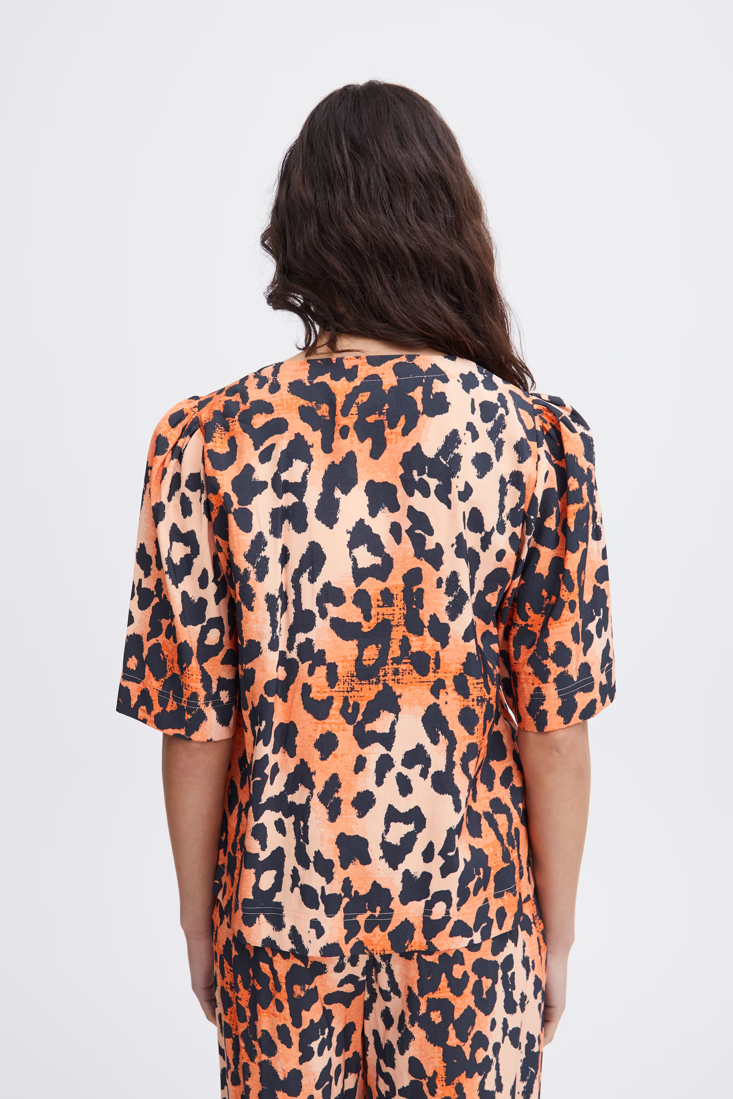 IHRAMYA Shirt LOOKBOOK BACK 20120688-202810