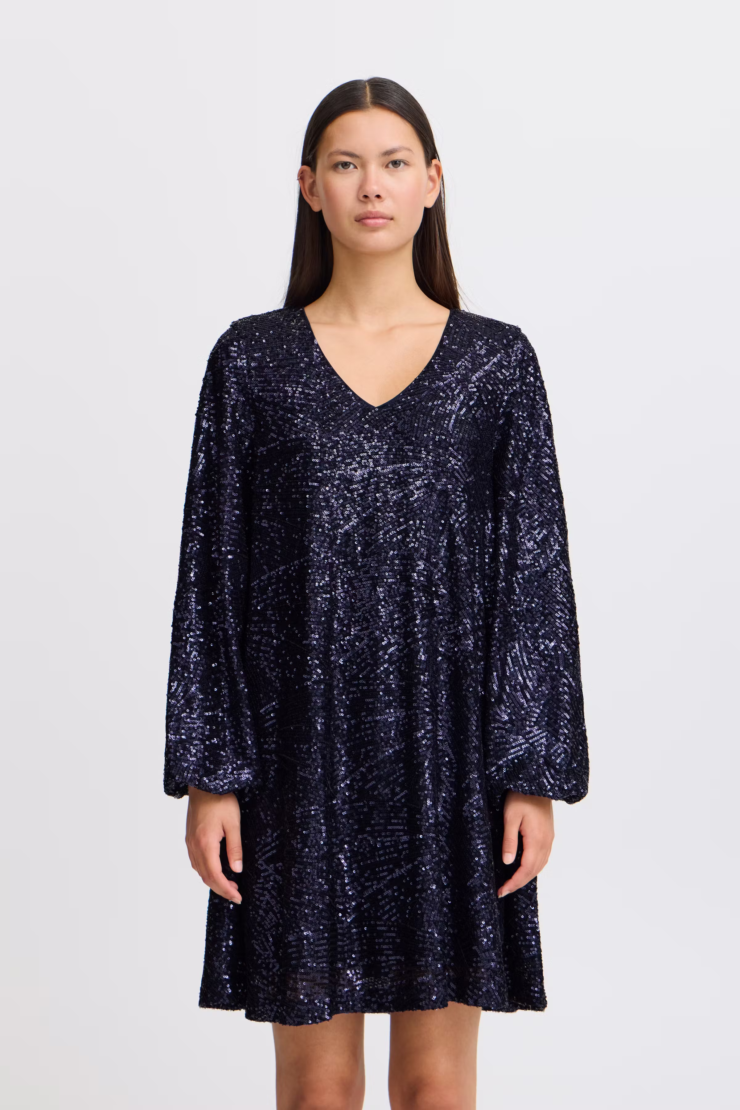 IHFAUCI Kjole LOOKBOOK FRONT 20120062-193831