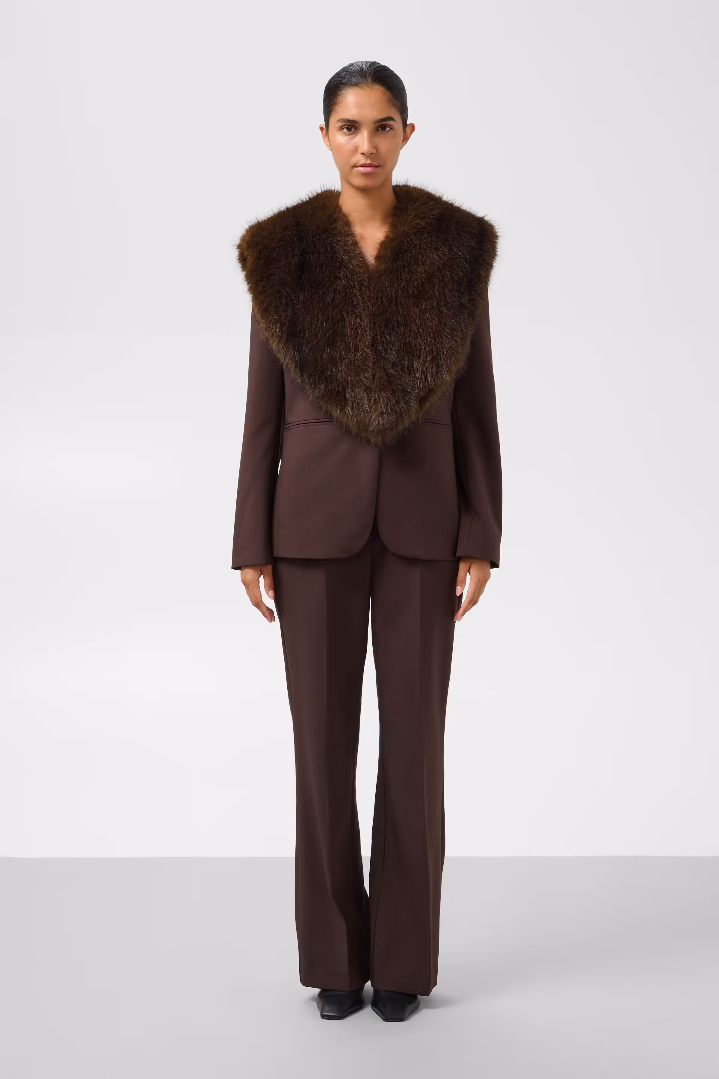 SLBayle Kragen LOOKBOOK FRONT 30409719-191106