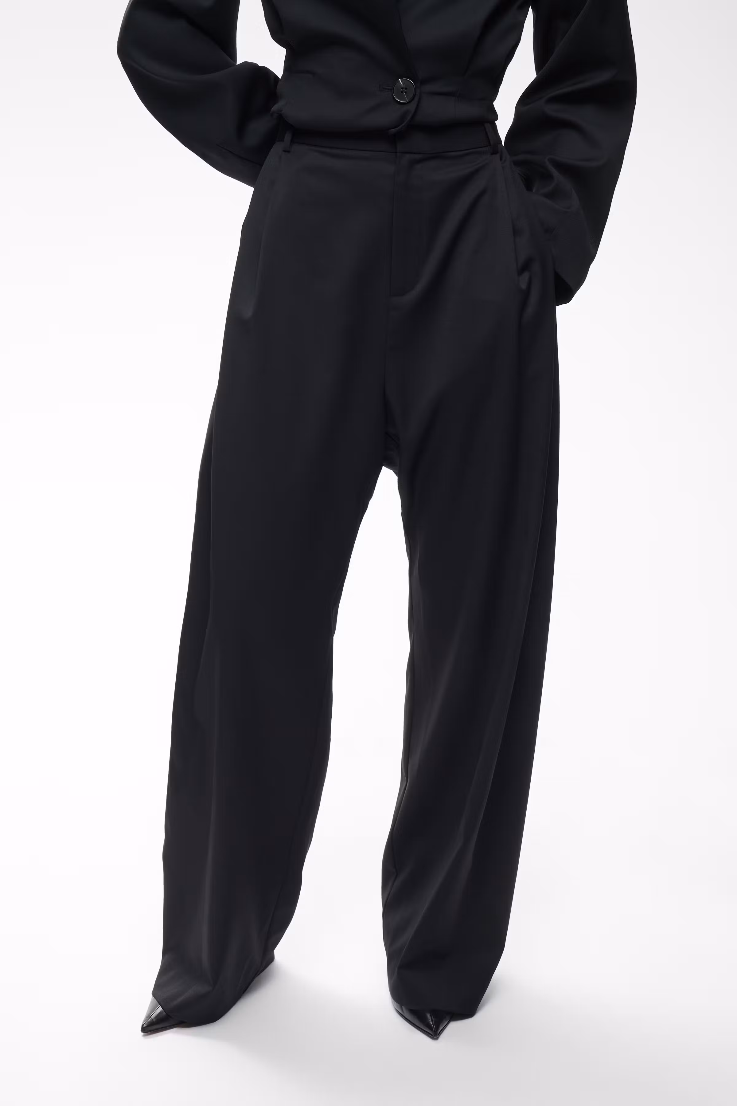 CARAHIW Hose LOOKBOOK FRONT 30112888-194008