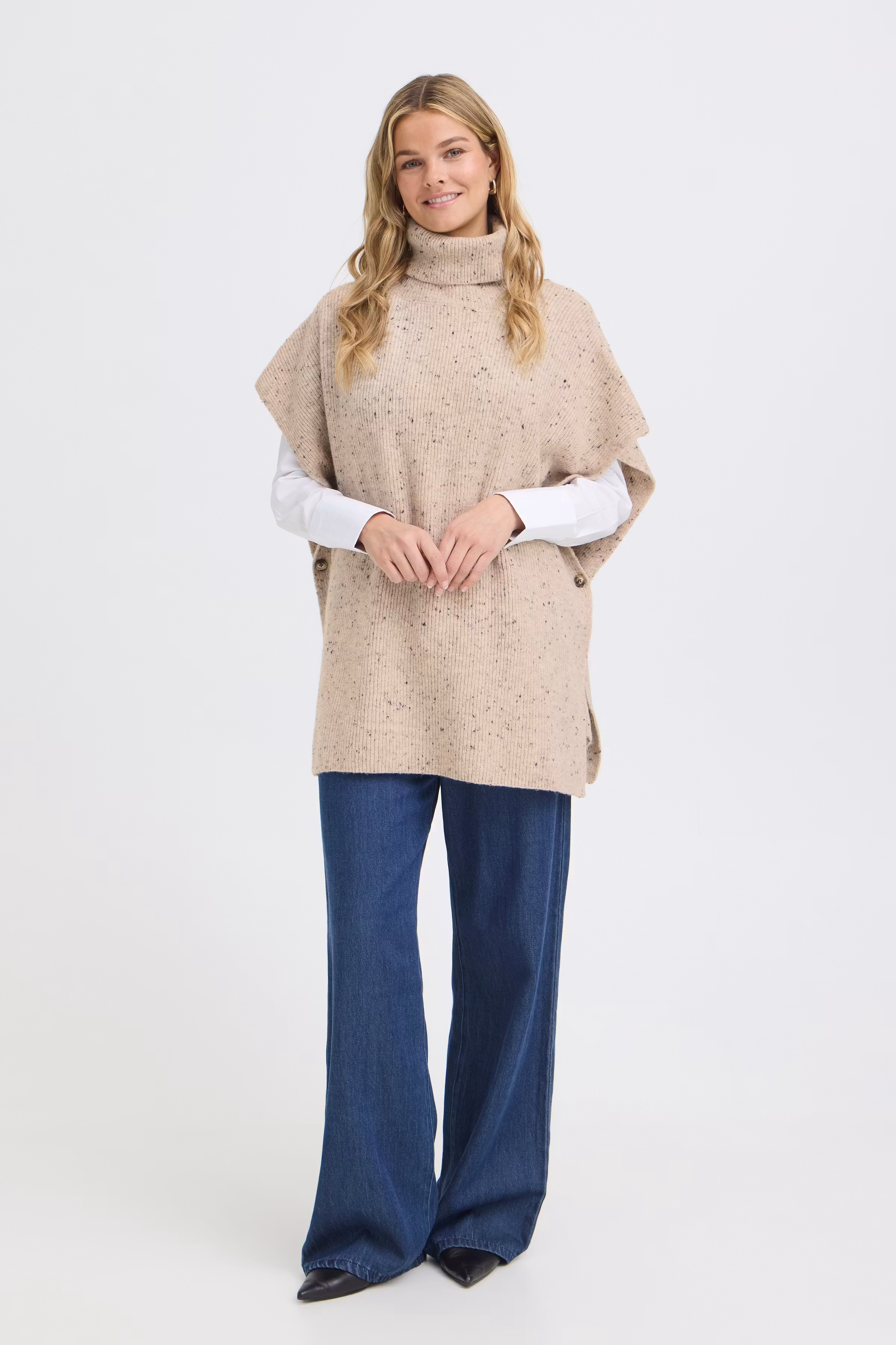 FRNANNA Poncho LOOKBOOK FRONT 20618137-1613051