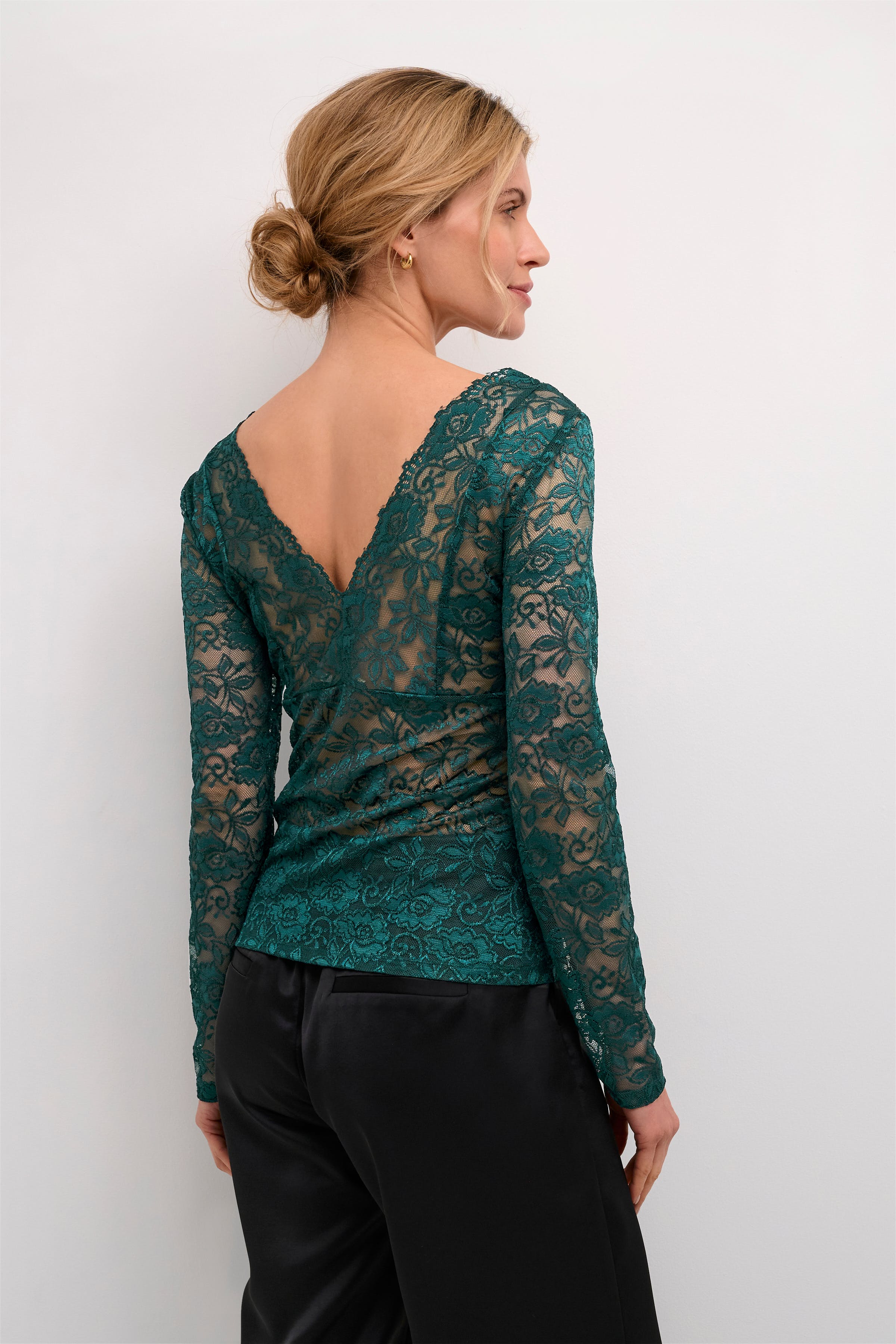 CRGlaze Blus LOOKBOOK BACK 10612067-195320